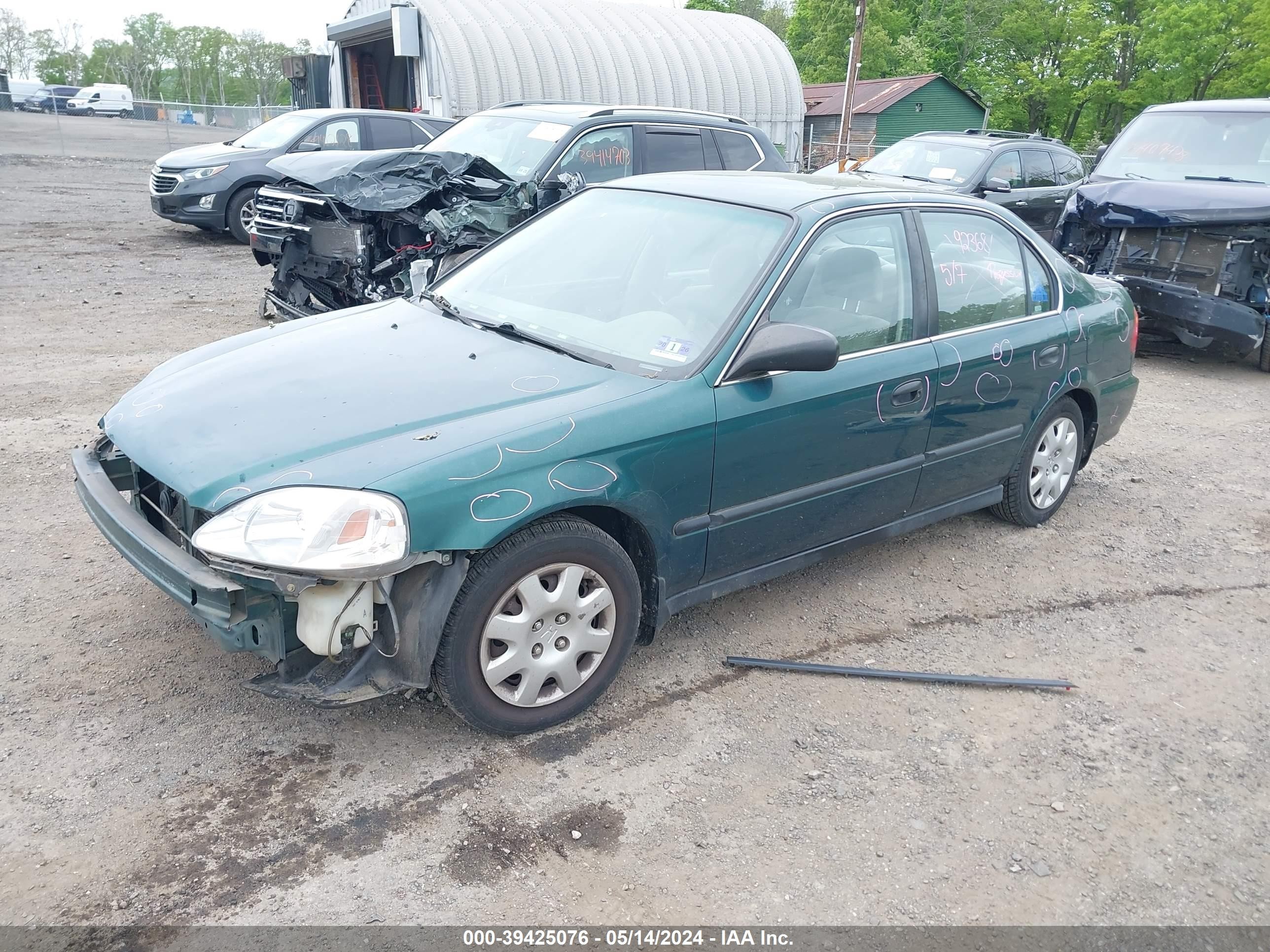 Photo 1 VIN: 1HGEJ6679YL015263 - HONDA CIVIC 