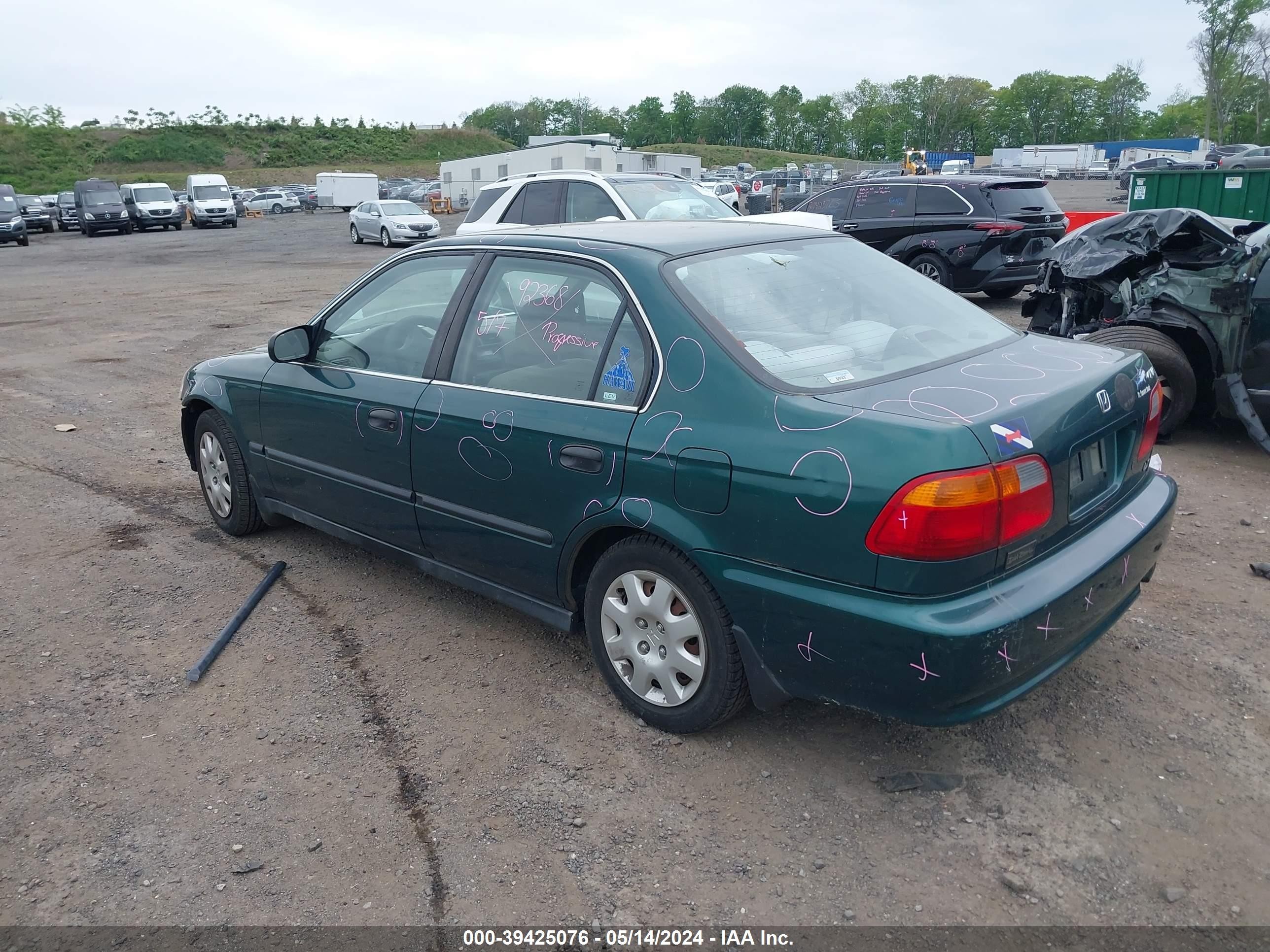 Photo 2 VIN: 1HGEJ6679YL015263 - HONDA CIVIC 