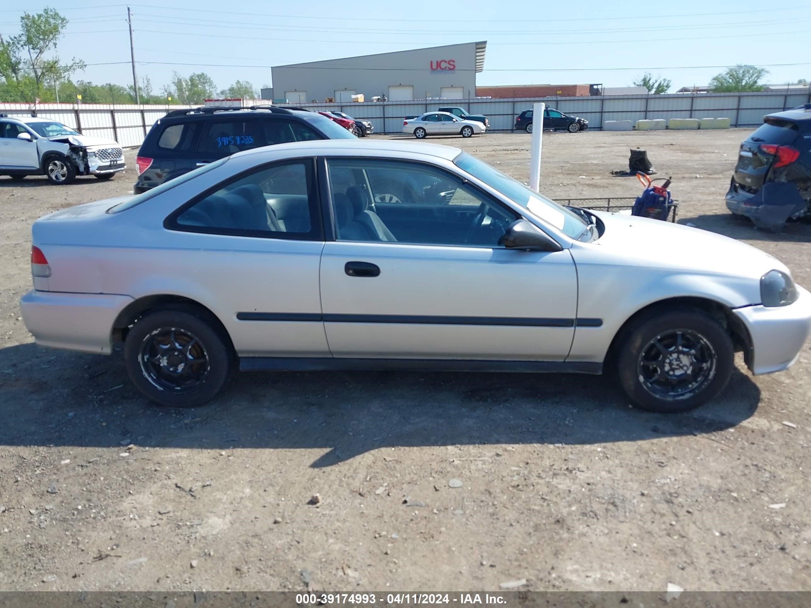 Photo 12 VIN: 1HGEJ7127XL007064 - HONDA CIVIC 