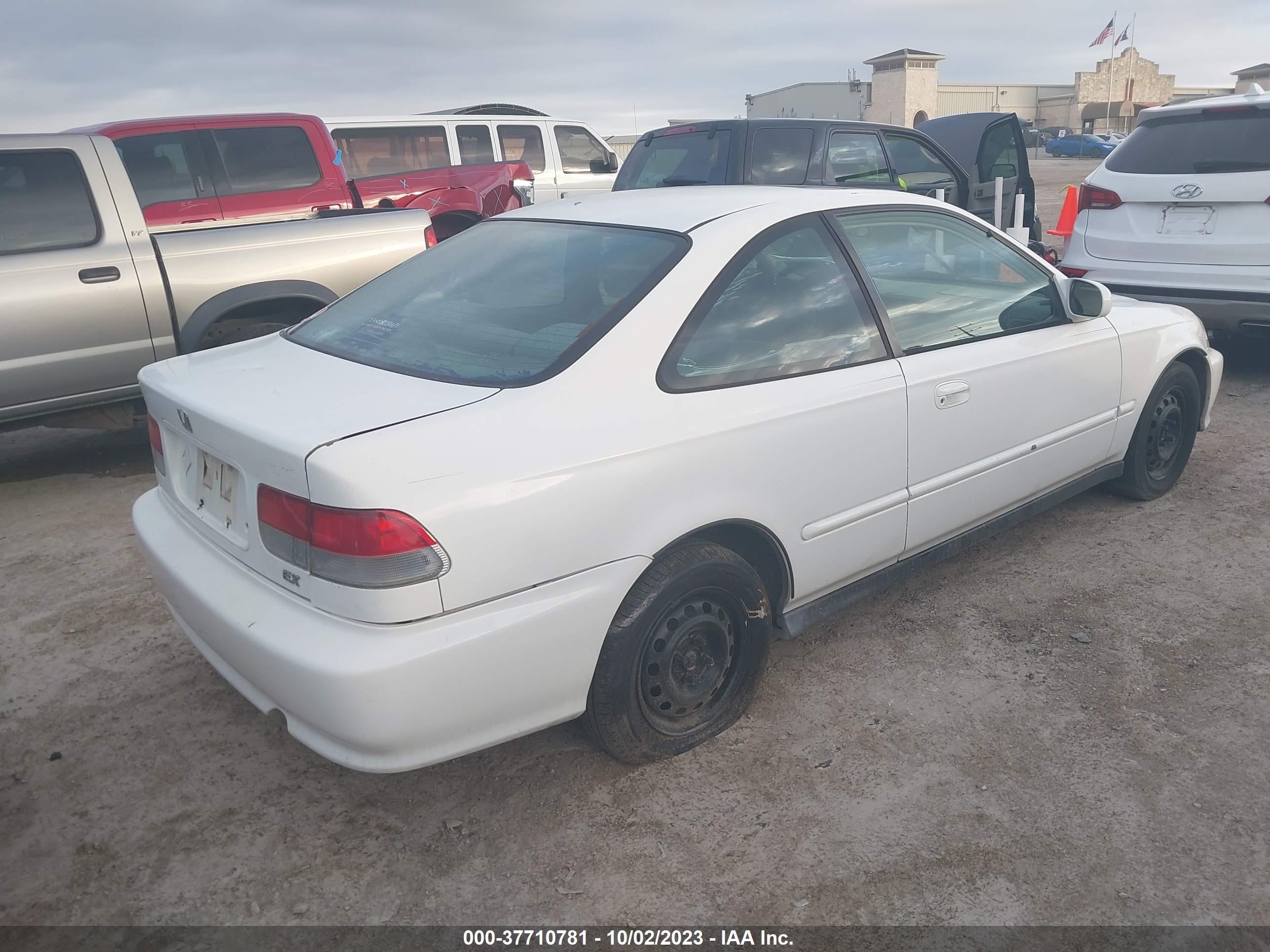 Photo 3 VIN: 1HGEJ8141XL089817 - HONDA CIVIC 