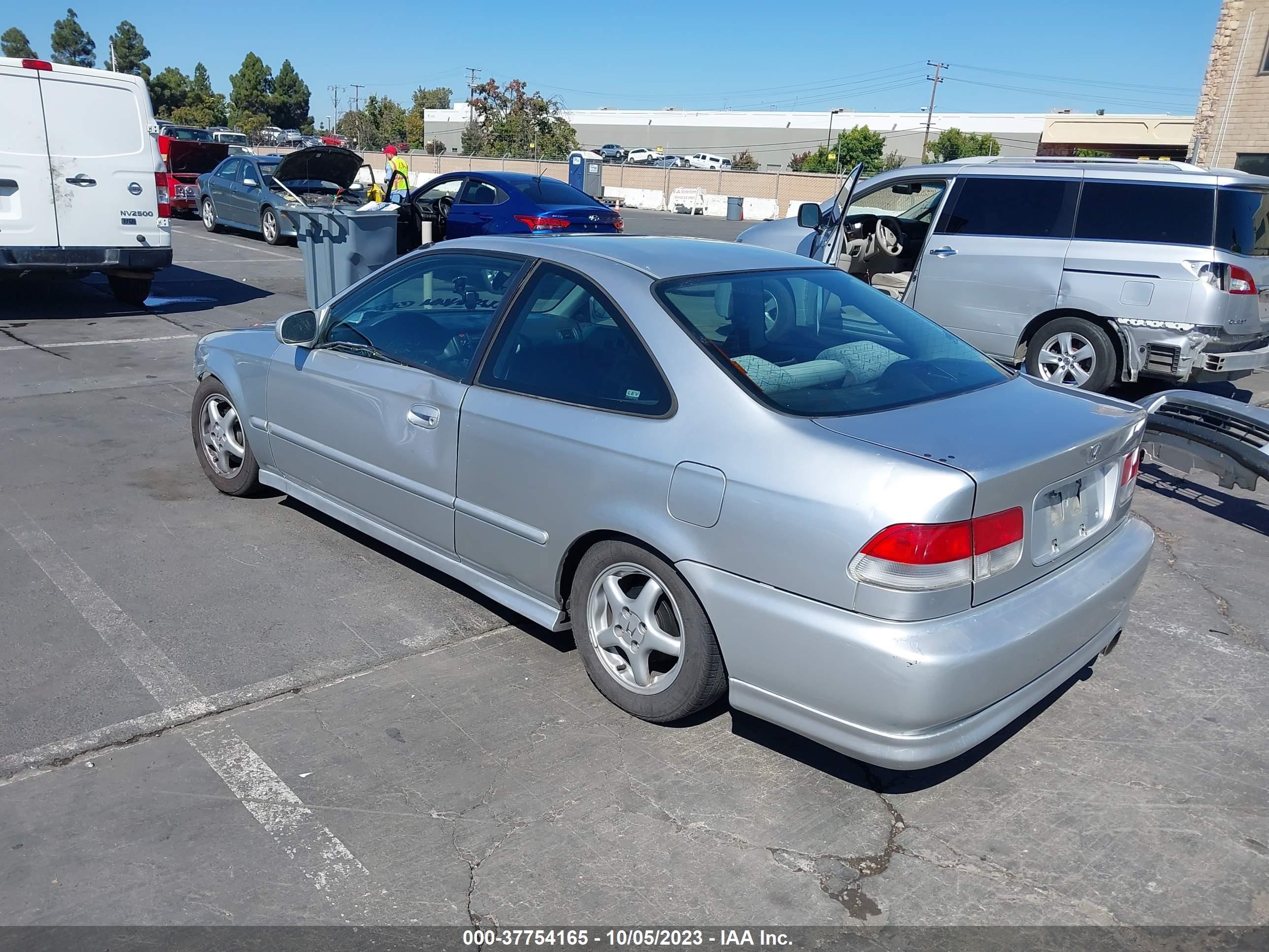 Photo 2 VIN: 1HGEJ8145XL074401 - HONDA CIVIC 