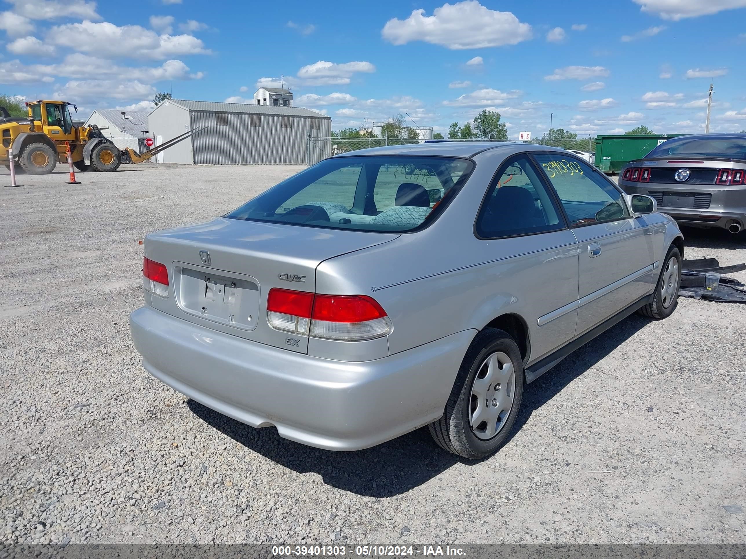 Photo 3 VIN: 1HGEJ8145YL032330 - HONDA CIVIC 