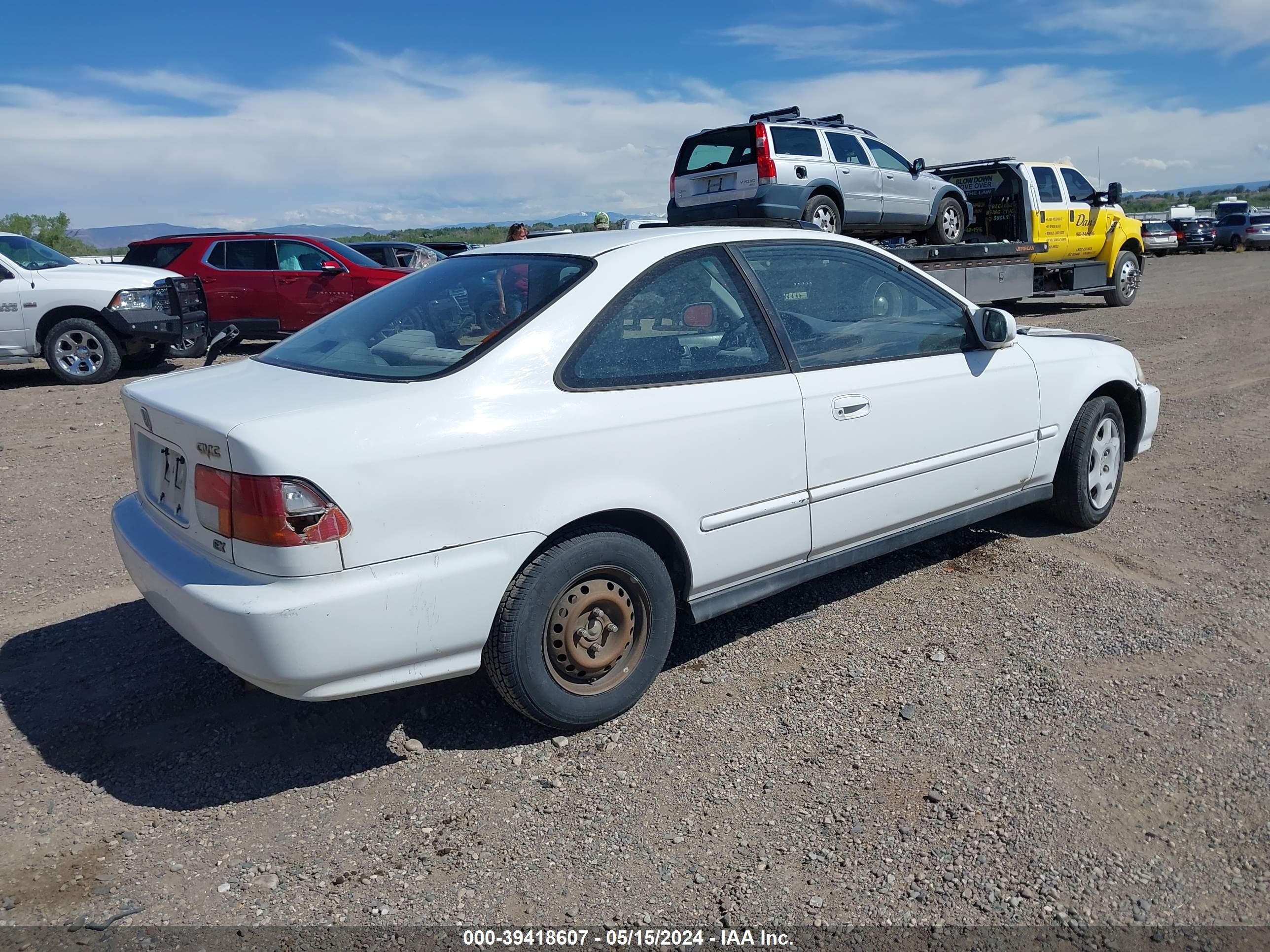 Photo 3 VIN: 1HGEJ8146VL136188 - HONDA CIVIC 