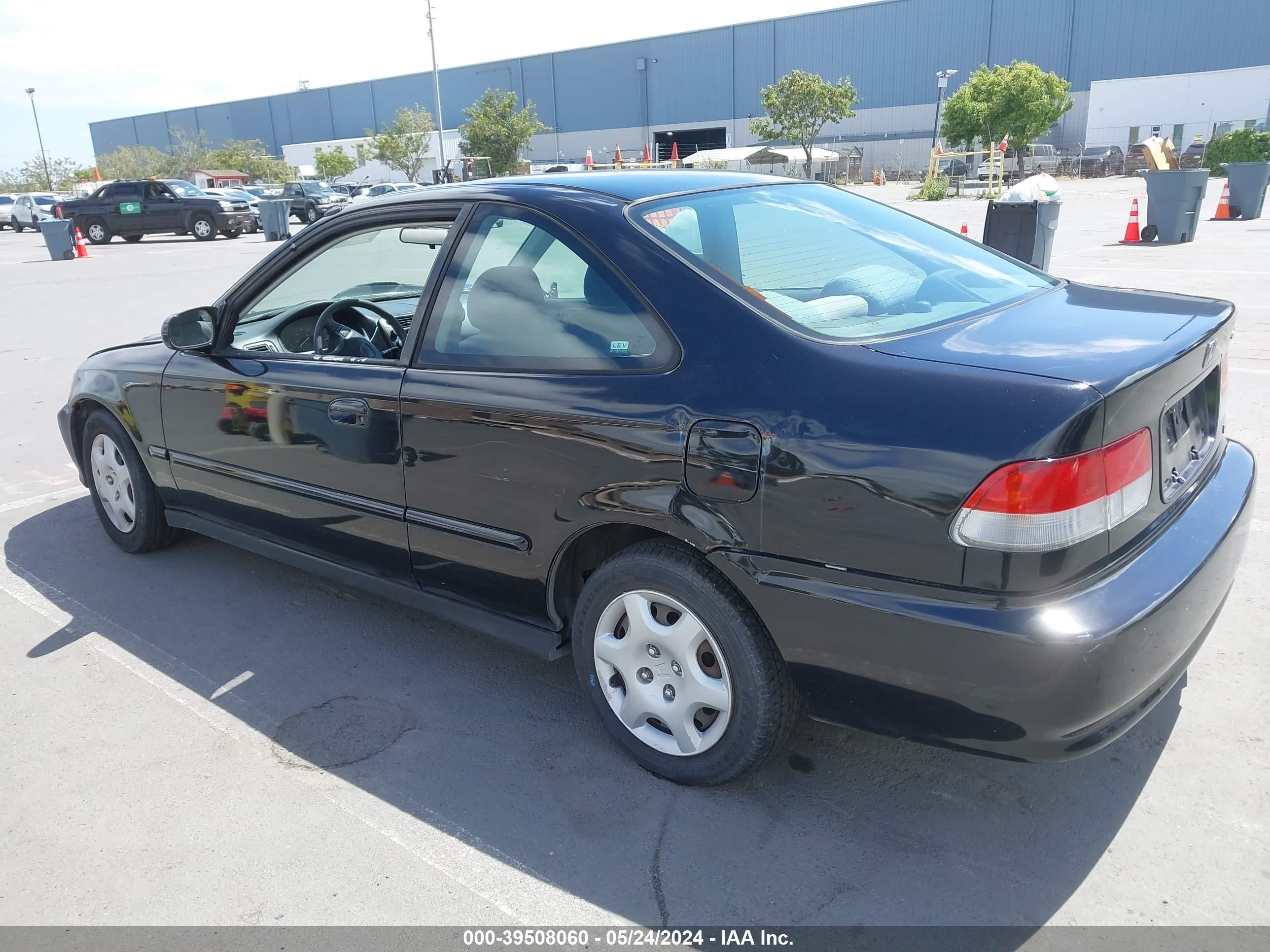 Photo 2 VIN: 1HGEJ8240YL000464 - HONDA CIVIC 