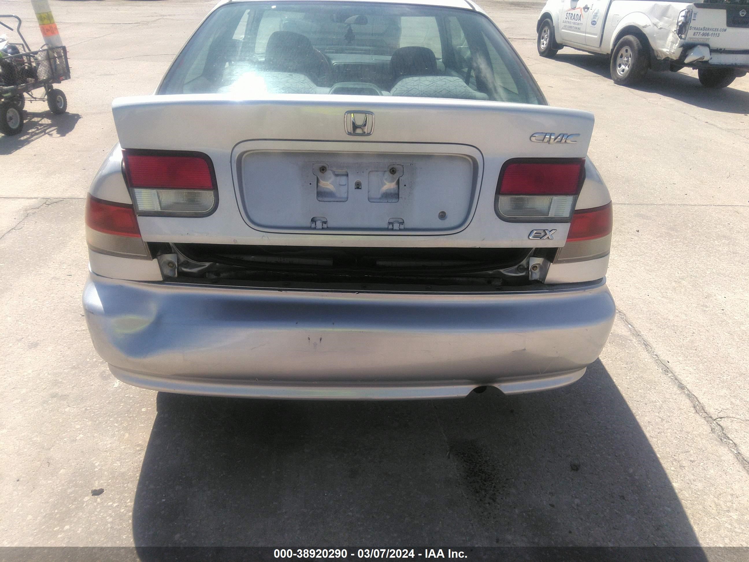 Photo 5 VIN: 1HGEJ8240YL106011 - HONDA CIVIC 