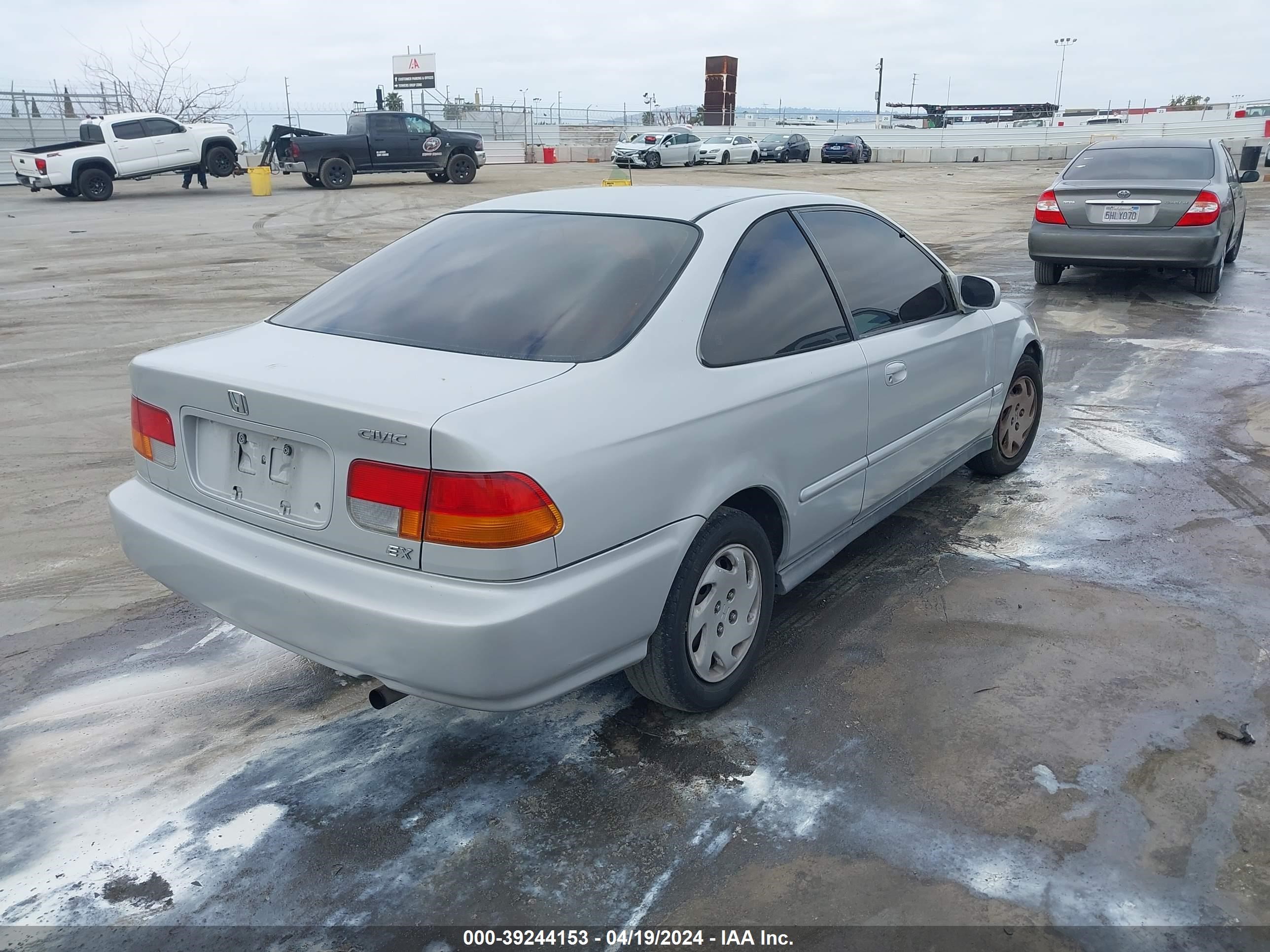 Photo 3 VIN: 1HGEJ8241VL004020 - HONDA CIVIC 