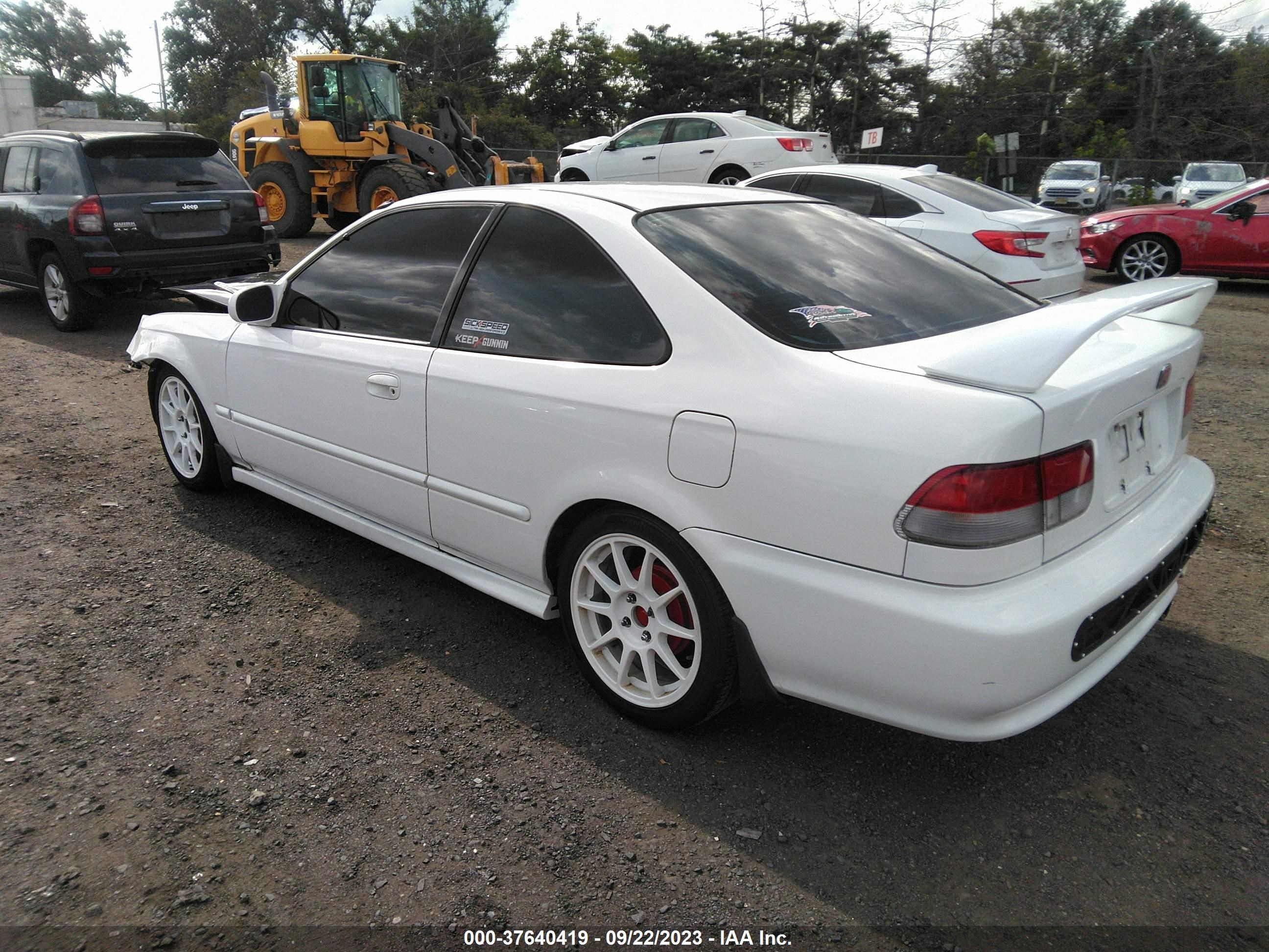 Photo 2 VIN: 1HGEJ8241YL021310 - HONDA CIVIC 