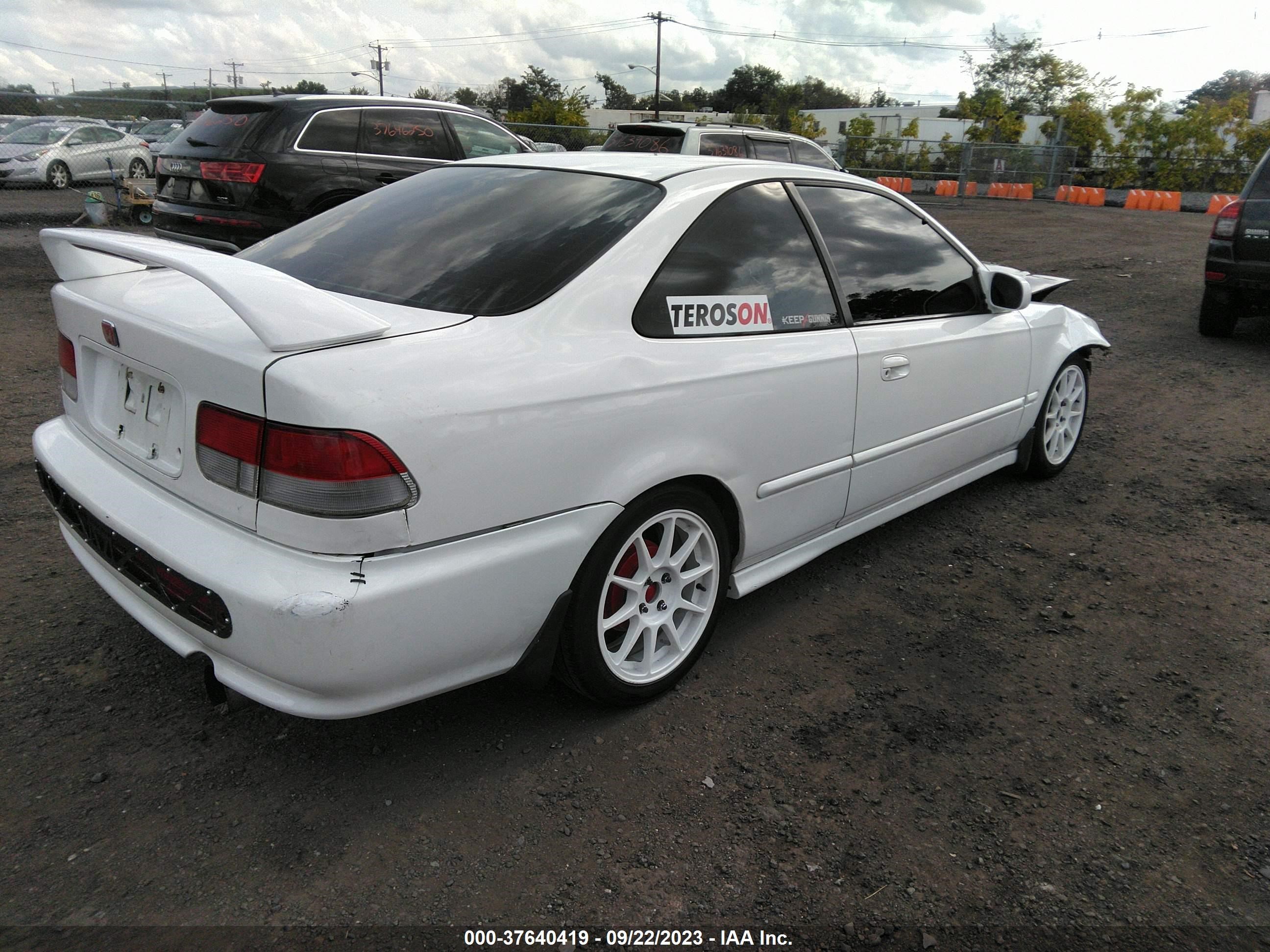 Photo 3 VIN: 1HGEJ8241YL021310 - HONDA CIVIC 