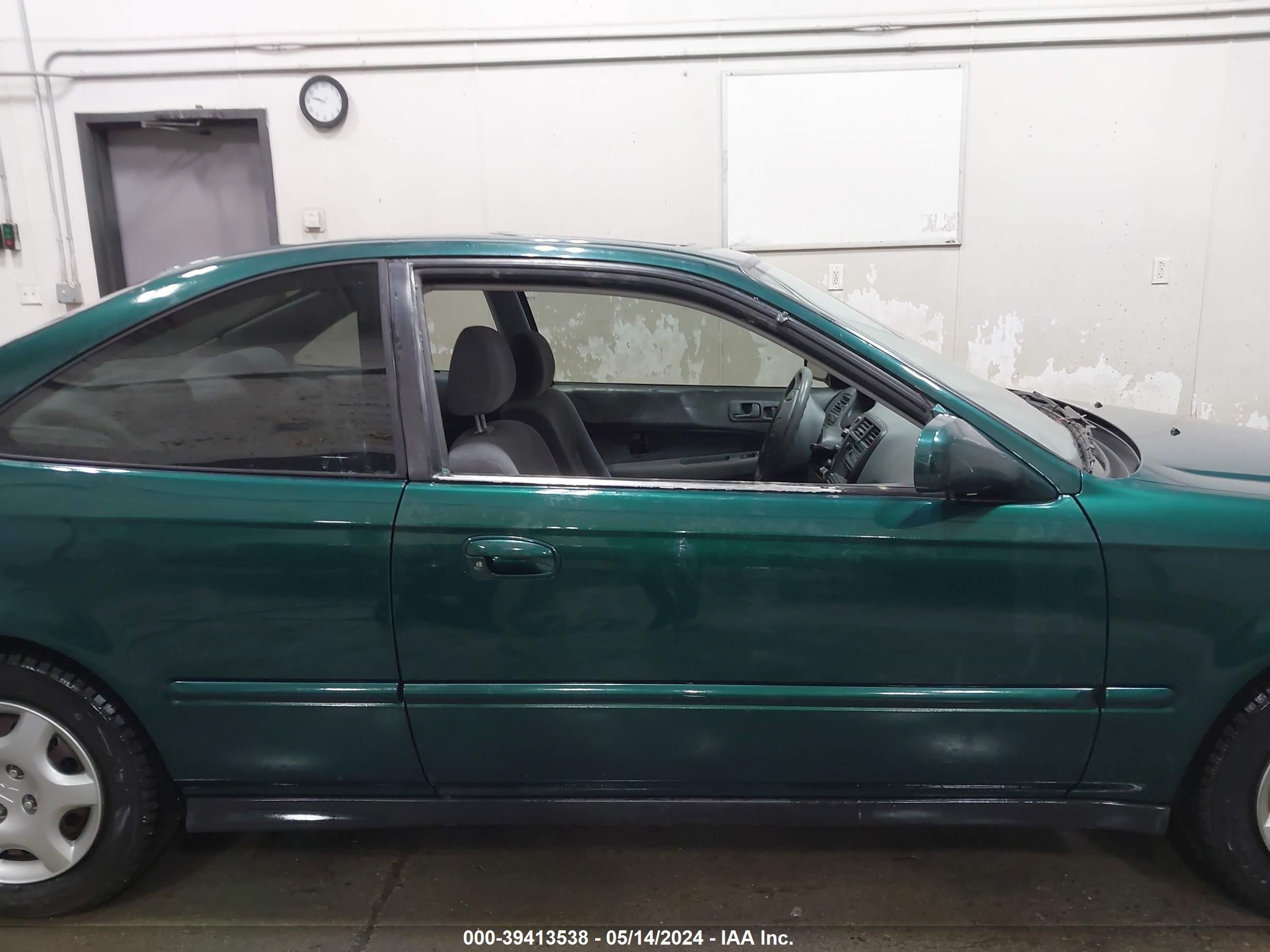 Photo 11 VIN: 1HGEJ8243XL042061 - HONDA CIVIC 