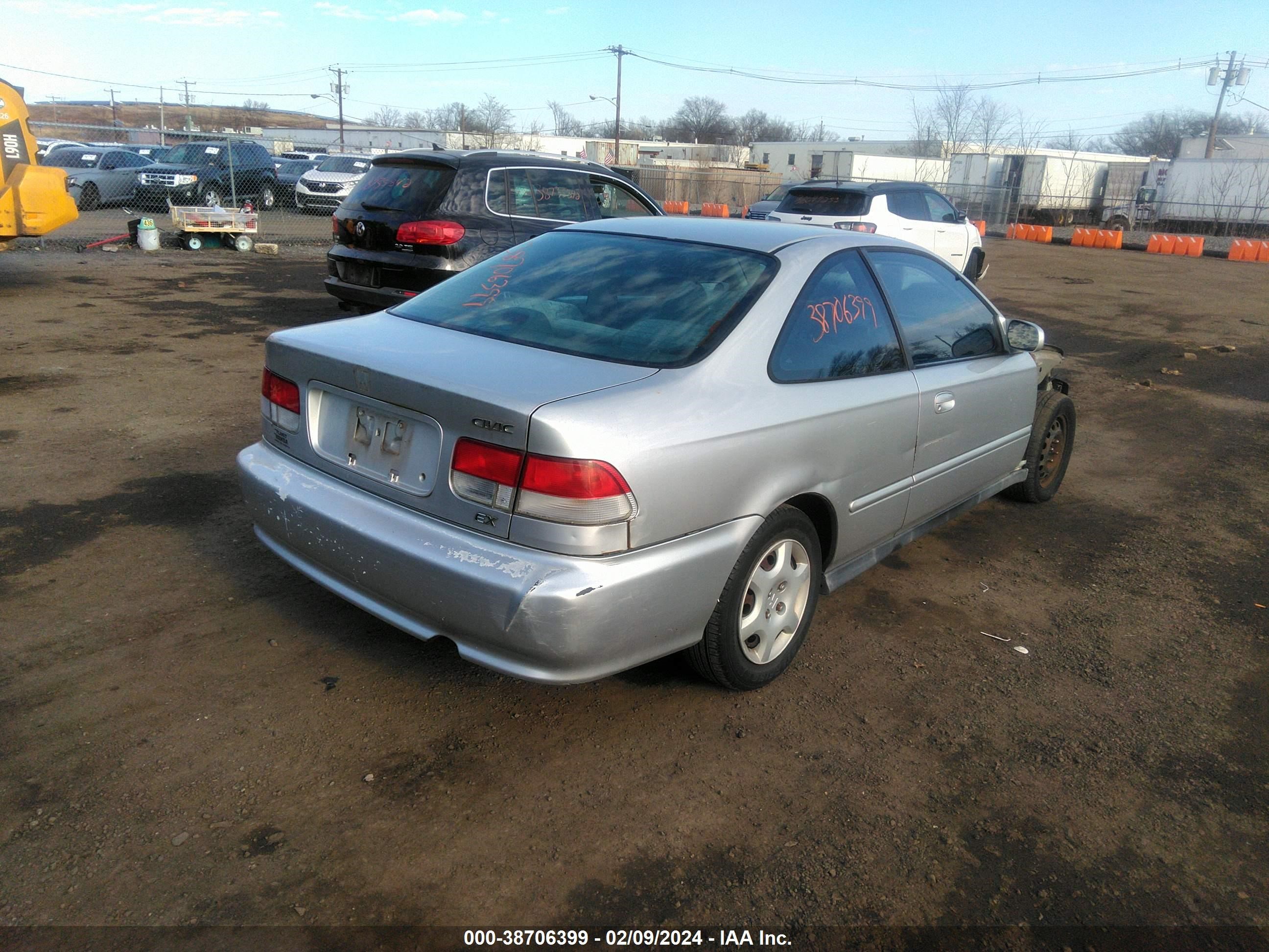 Photo 3 VIN: 1HGEJ8243XL090479 - HONDA CIVIC 