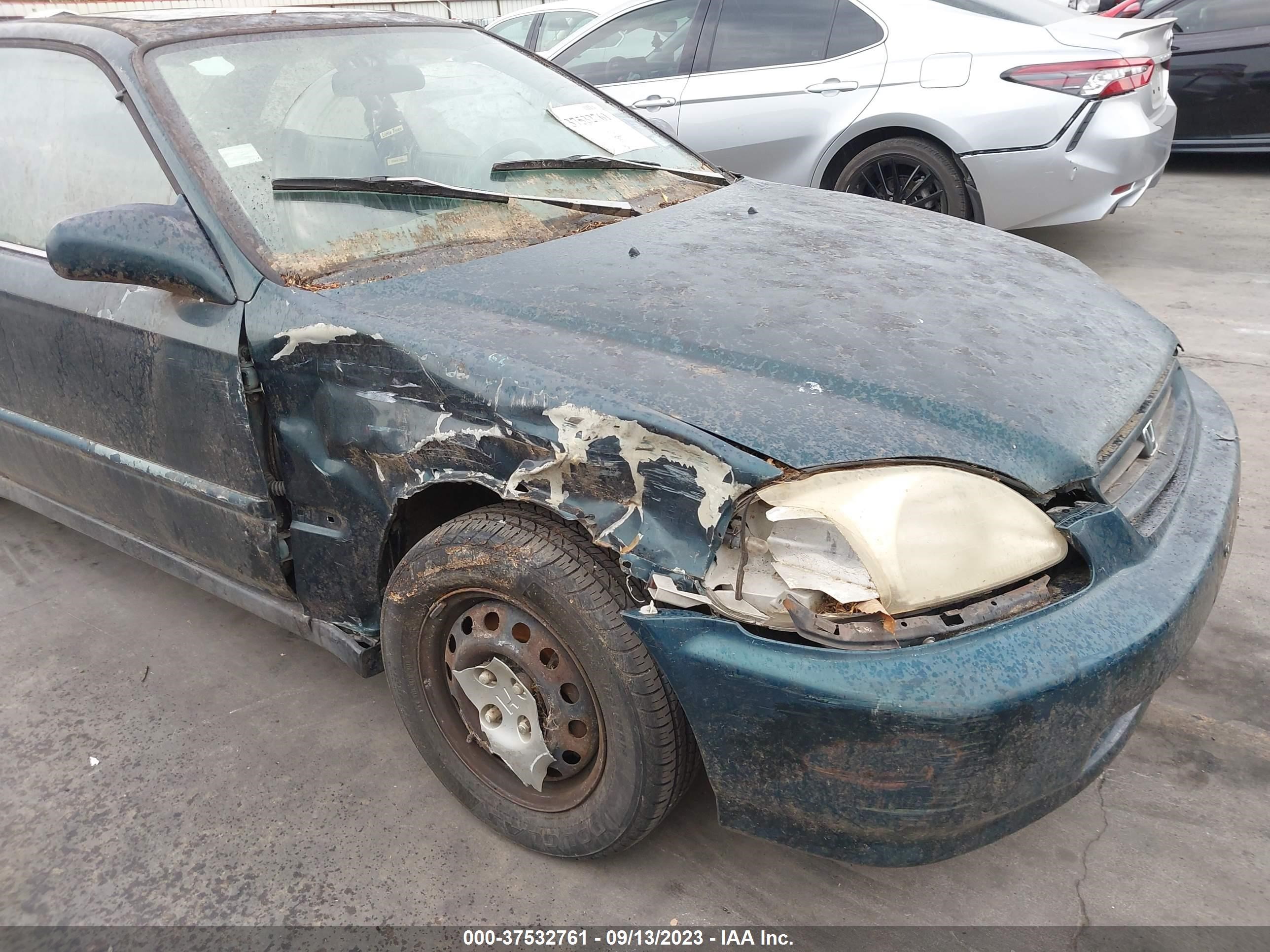 Photo 5 VIN: 1HGEJ8246WL037791 - HONDA CIVIC 