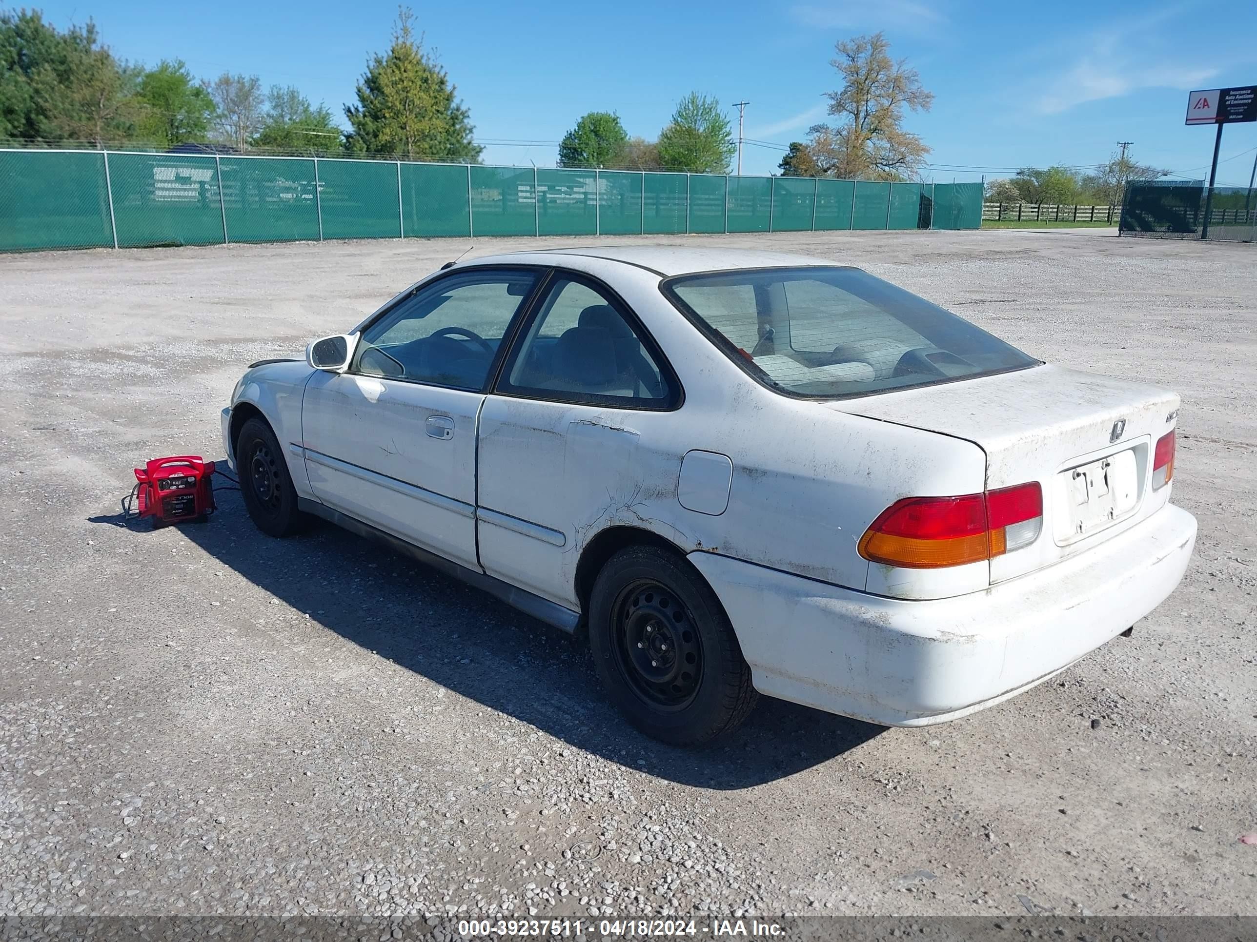 Photo 2 VIN: 1HGEJ8247TL005119 - HONDA CIVIC 