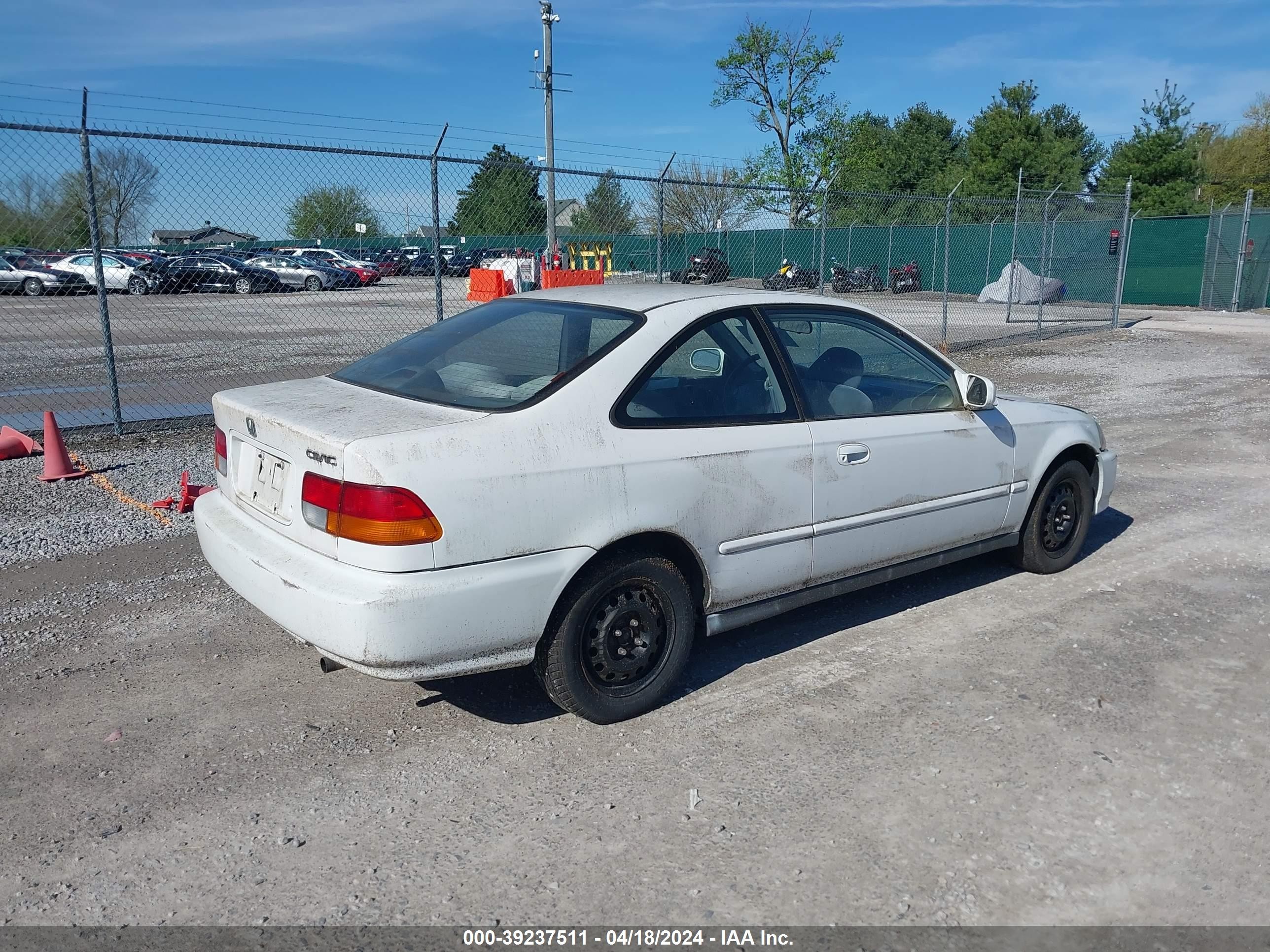 Photo 3 VIN: 1HGEJ8247TL005119 - HONDA CIVIC 