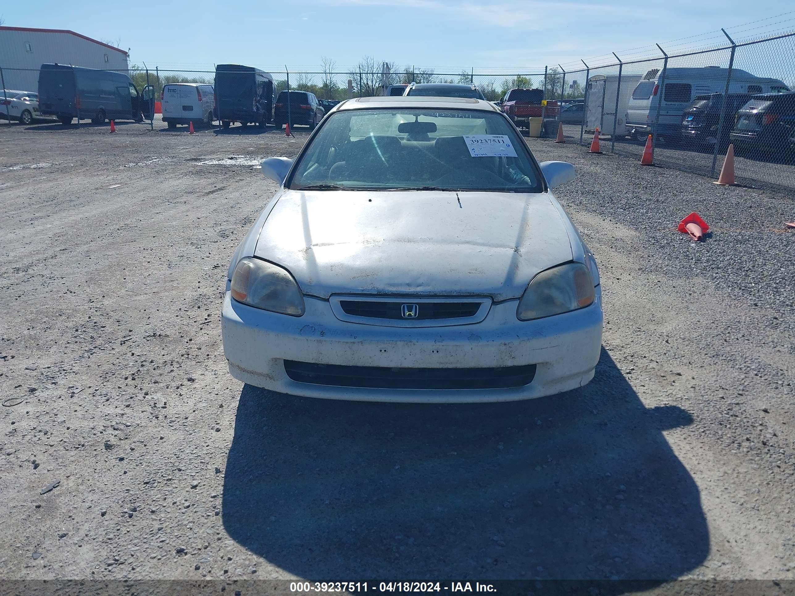 Photo 5 VIN: 1HGEJ8247TL005119 - HONDA CIVIC 