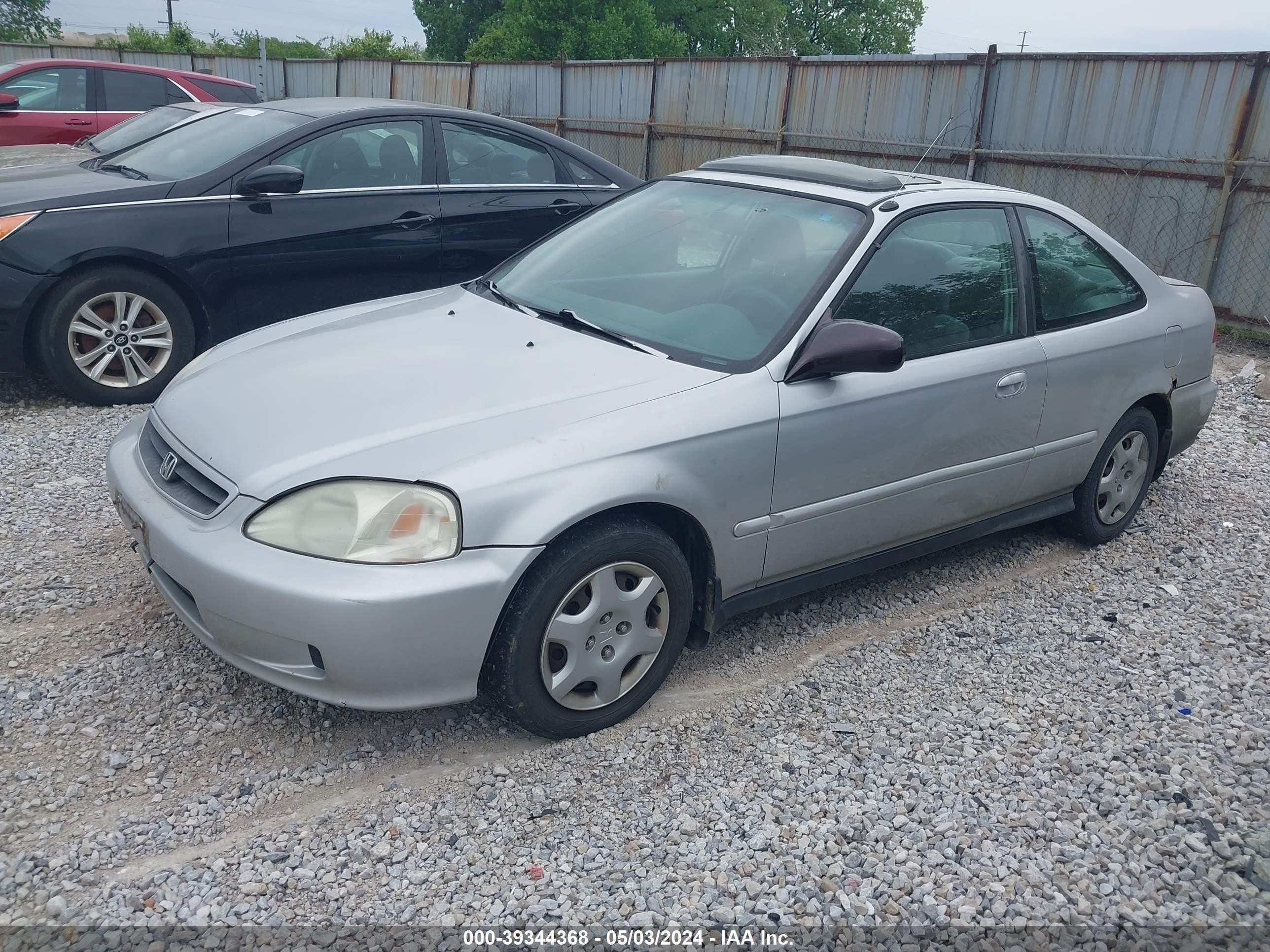 Photo 1 VIN: 1HGEJ8247YL102828 - HONDA CIVIC 