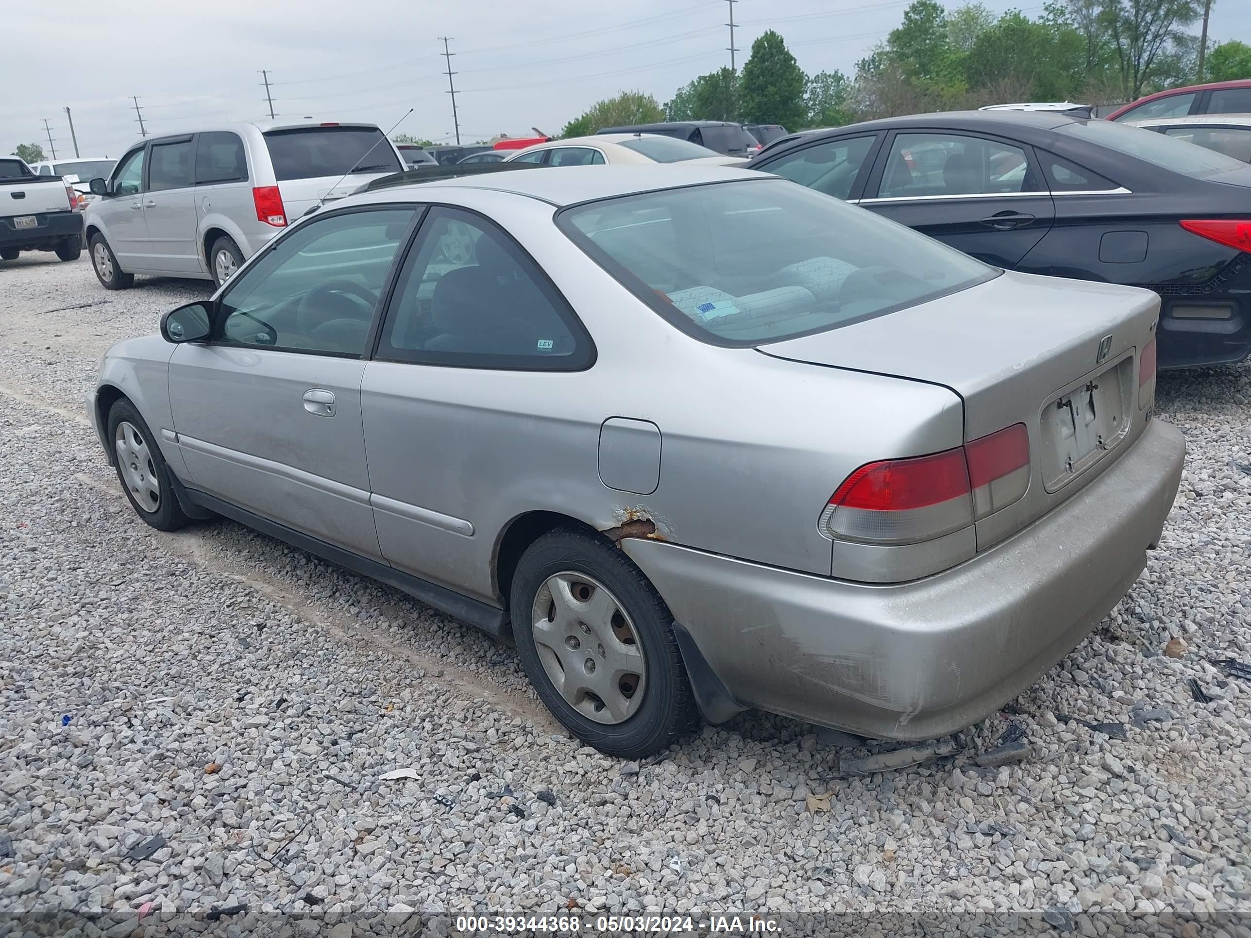 Photo 2 VIN: 1HGEJ8247YL102828 - HONDA CIVIC 