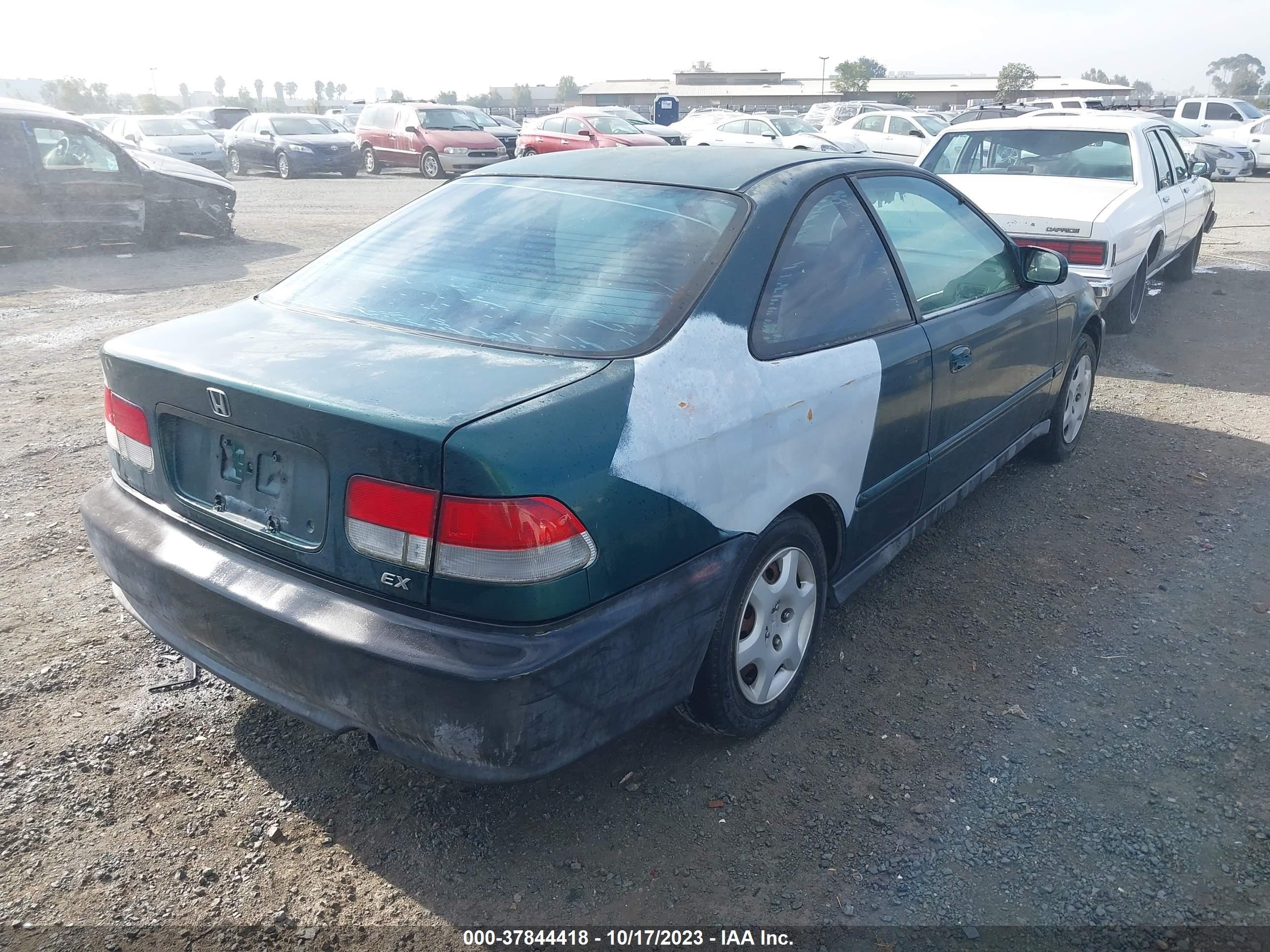 Photo 3 VIN: 1HGEJ8248XL073676 - HONDA CIVIC 