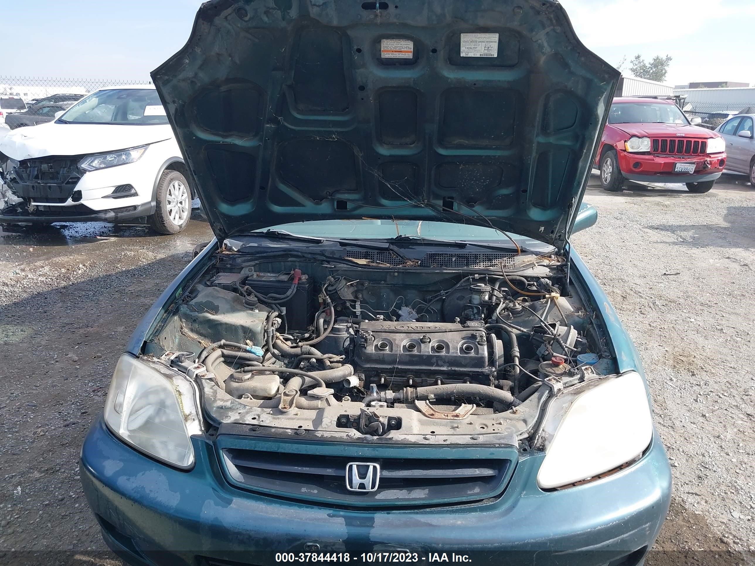 Photo 9 VIN: 1HGEJ8248XL073676 - HONDA CIVIC 