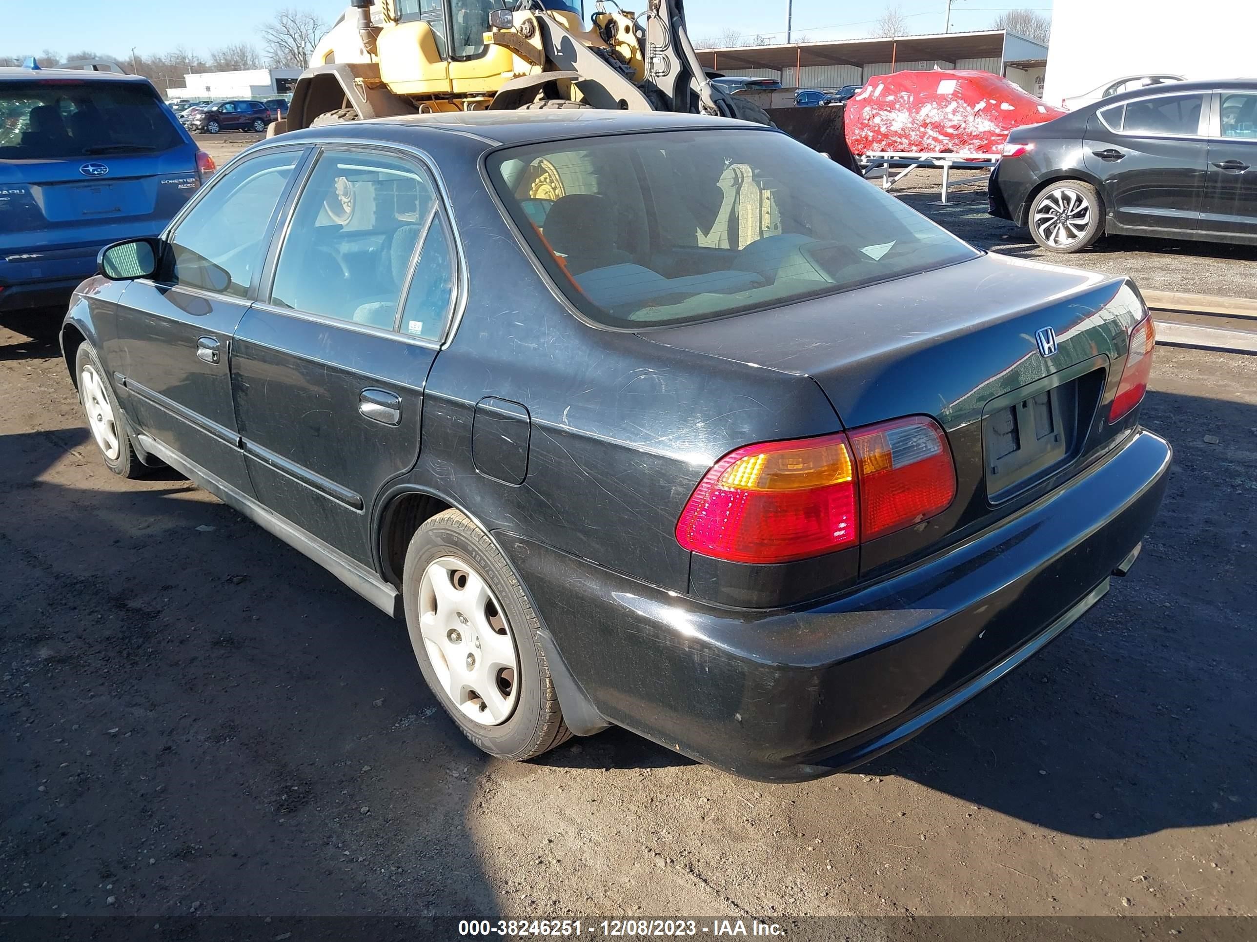 Photo 2 VIN: 1HGEJ8547XL040647 - HONDA CIVIC 