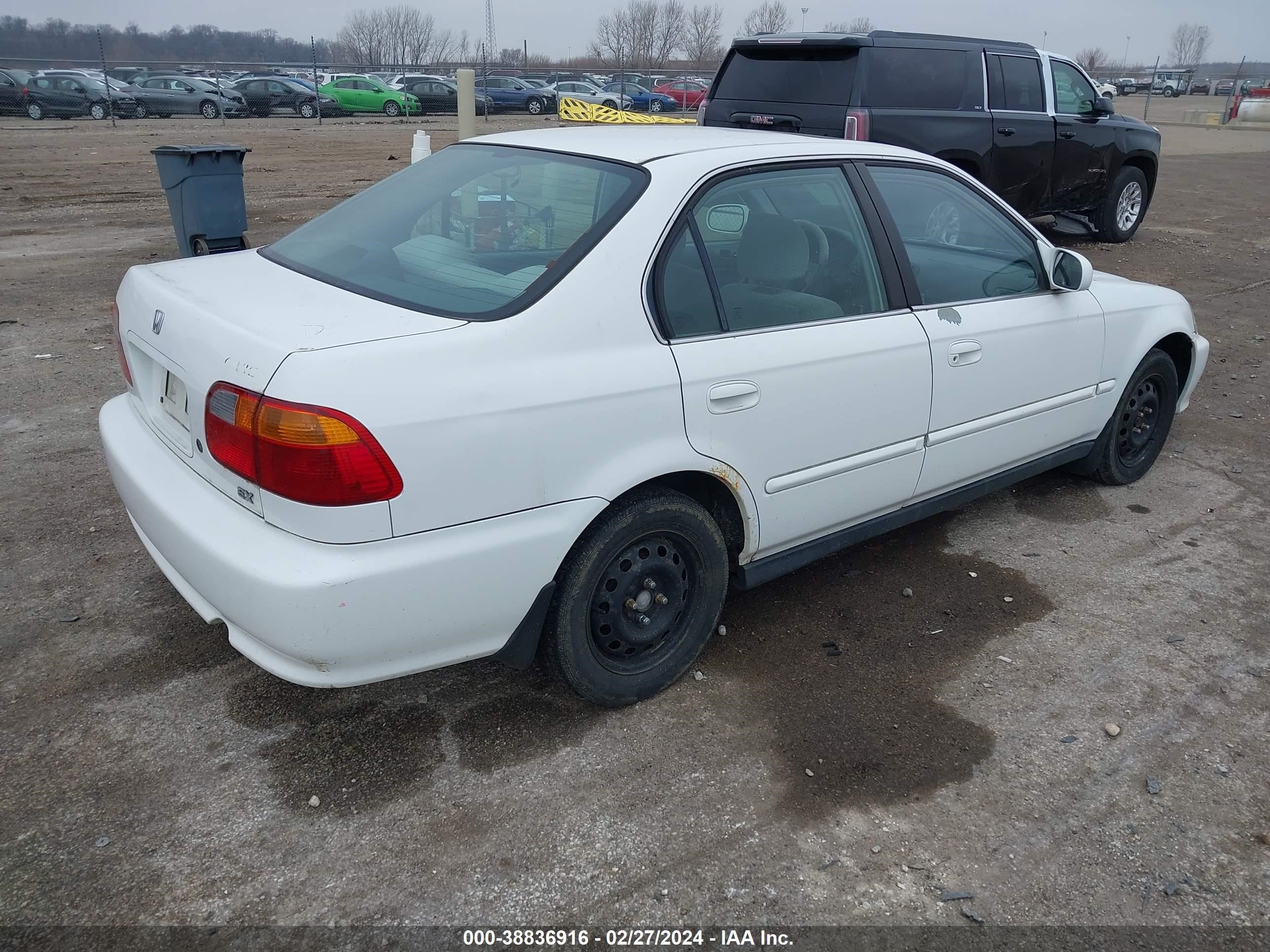 Photo 3 VIN: 1HGEJ8640XL006399 - HONDA CIVIC 