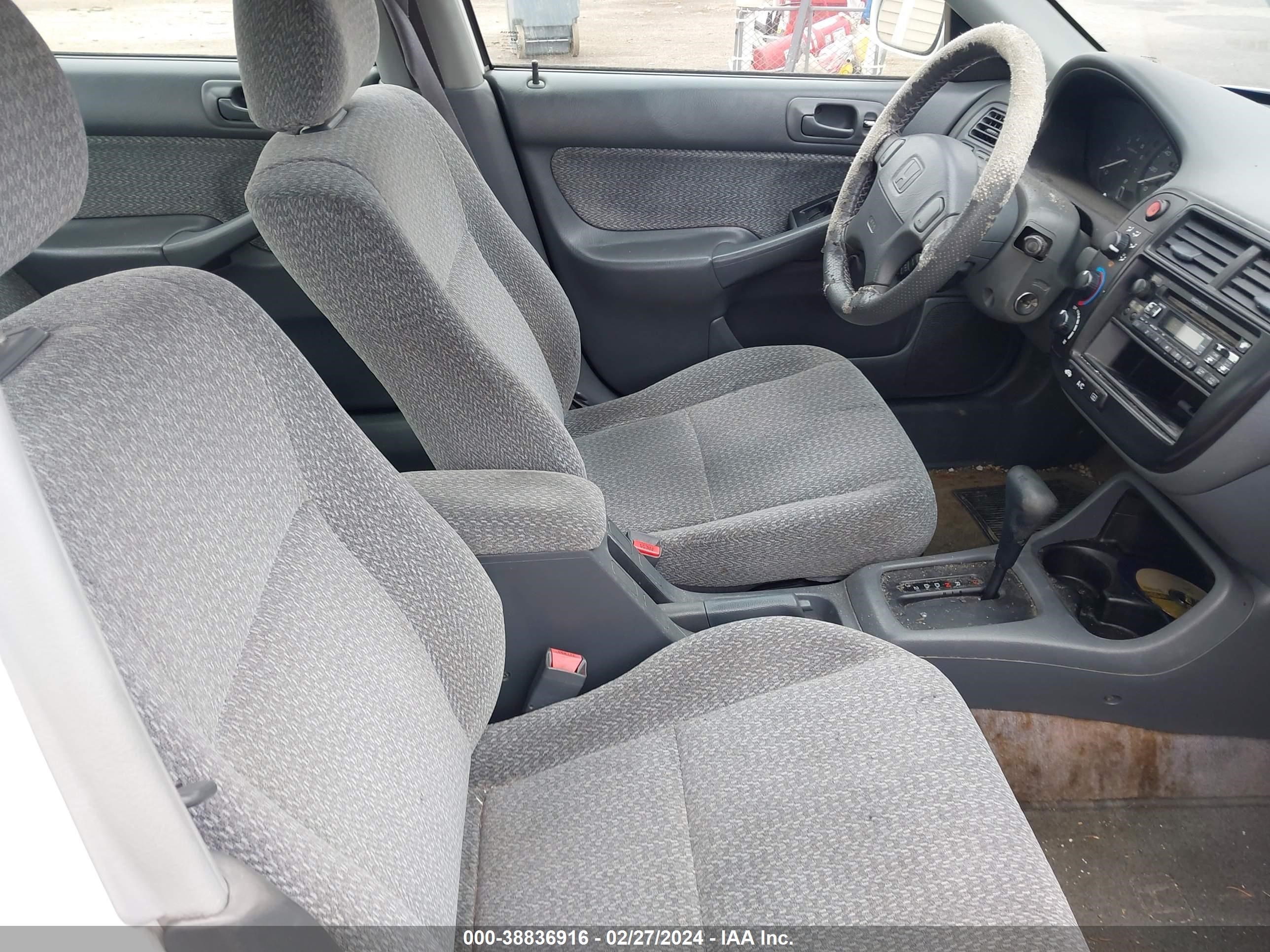 Photo 4 VIN: 1HGEJ8640XL006399 - HONDA CIVIC 