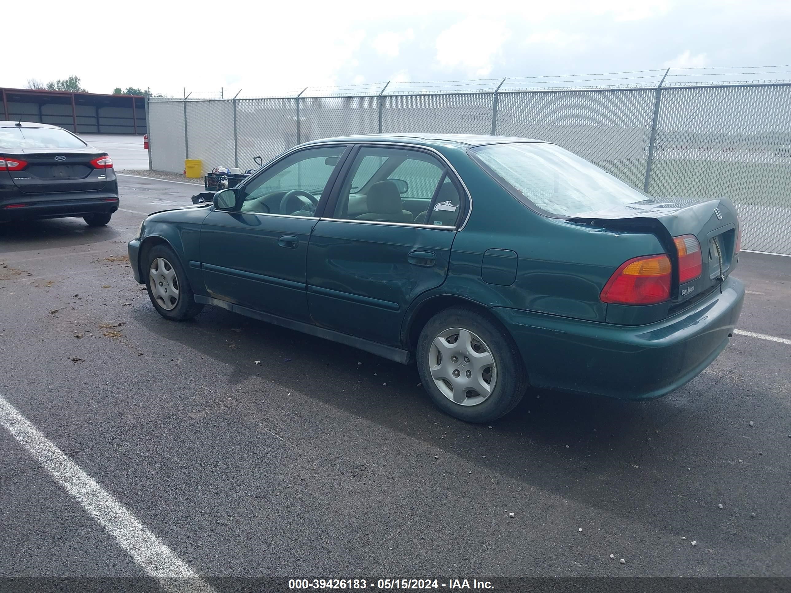 Photo 2 VIN: 1HGEJ8640XL025793 - HONDA CIVIC 