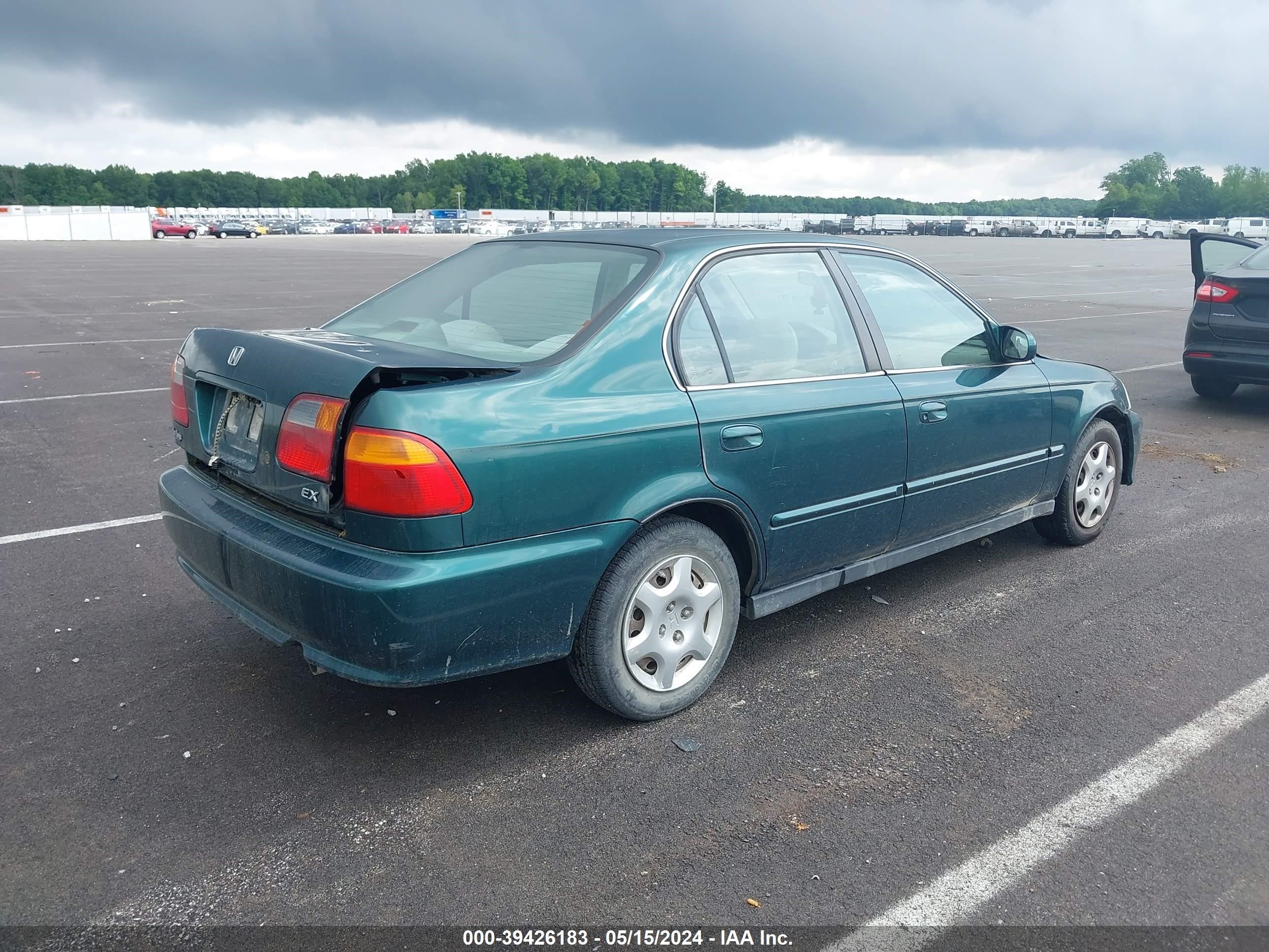 Photo 3 VIN: 1HGEJ8640XL025793 - HONDA CIVIC 