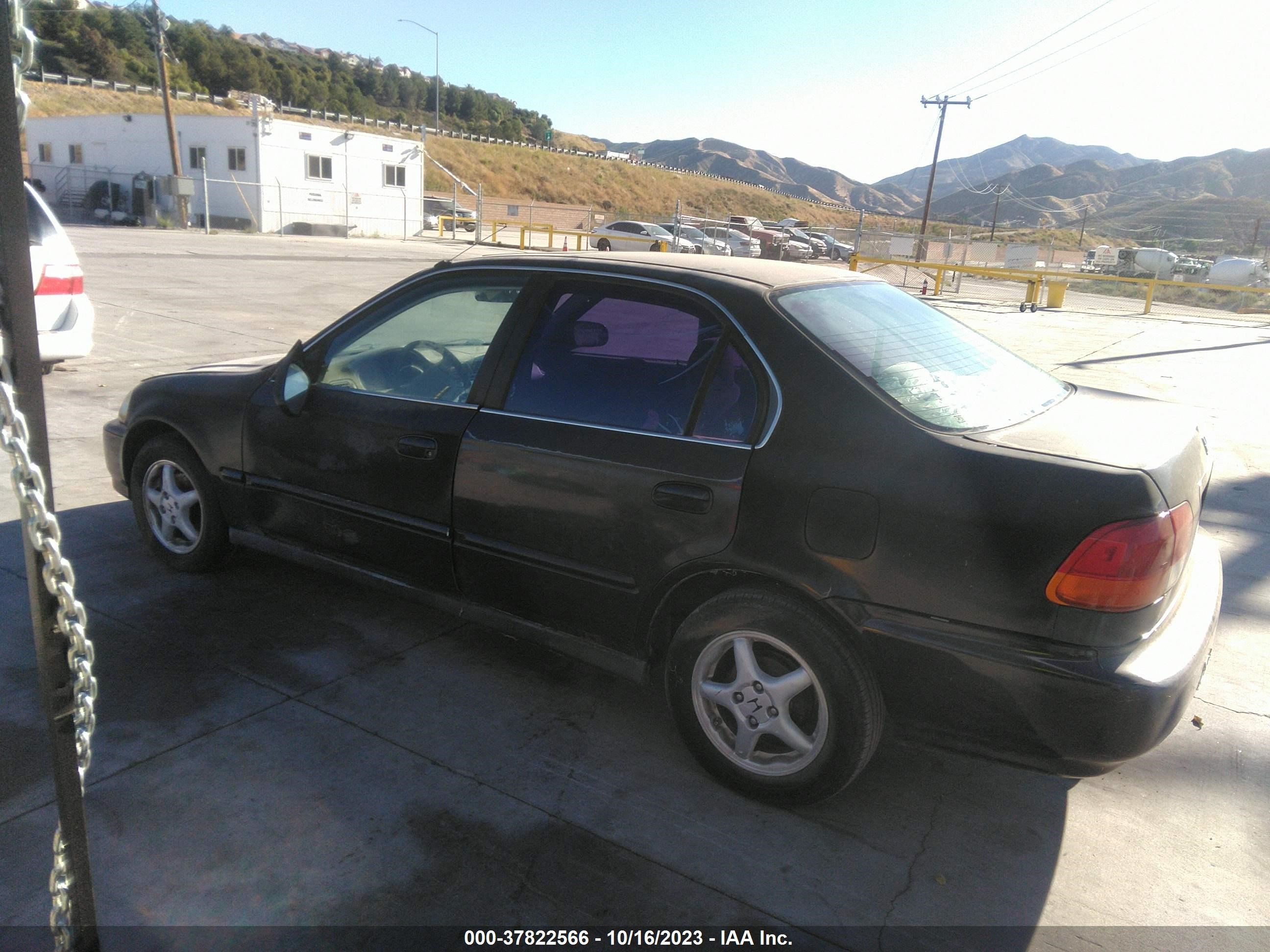 Photo 2 VIN: 1HGEJ8649TL000658 - HONDA CIVIC 