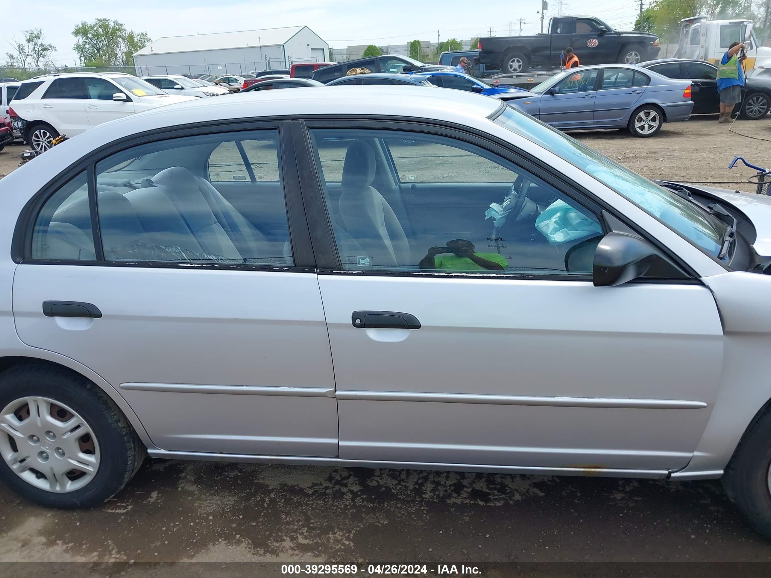 Photo 12 VIN: 1HGES16501L060497 - HONDA CIVIC 