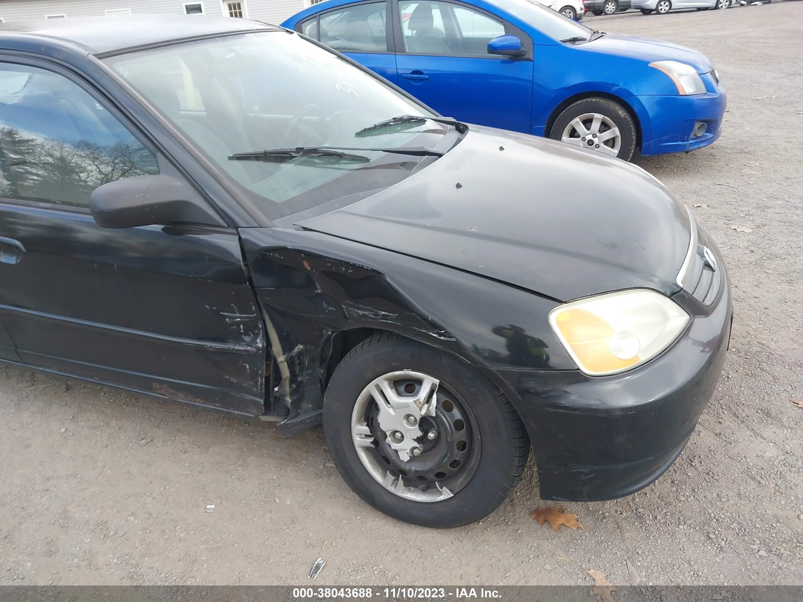 Photo 5 VIN: 1HGES165X2L057351 - HONDA CIVIC 