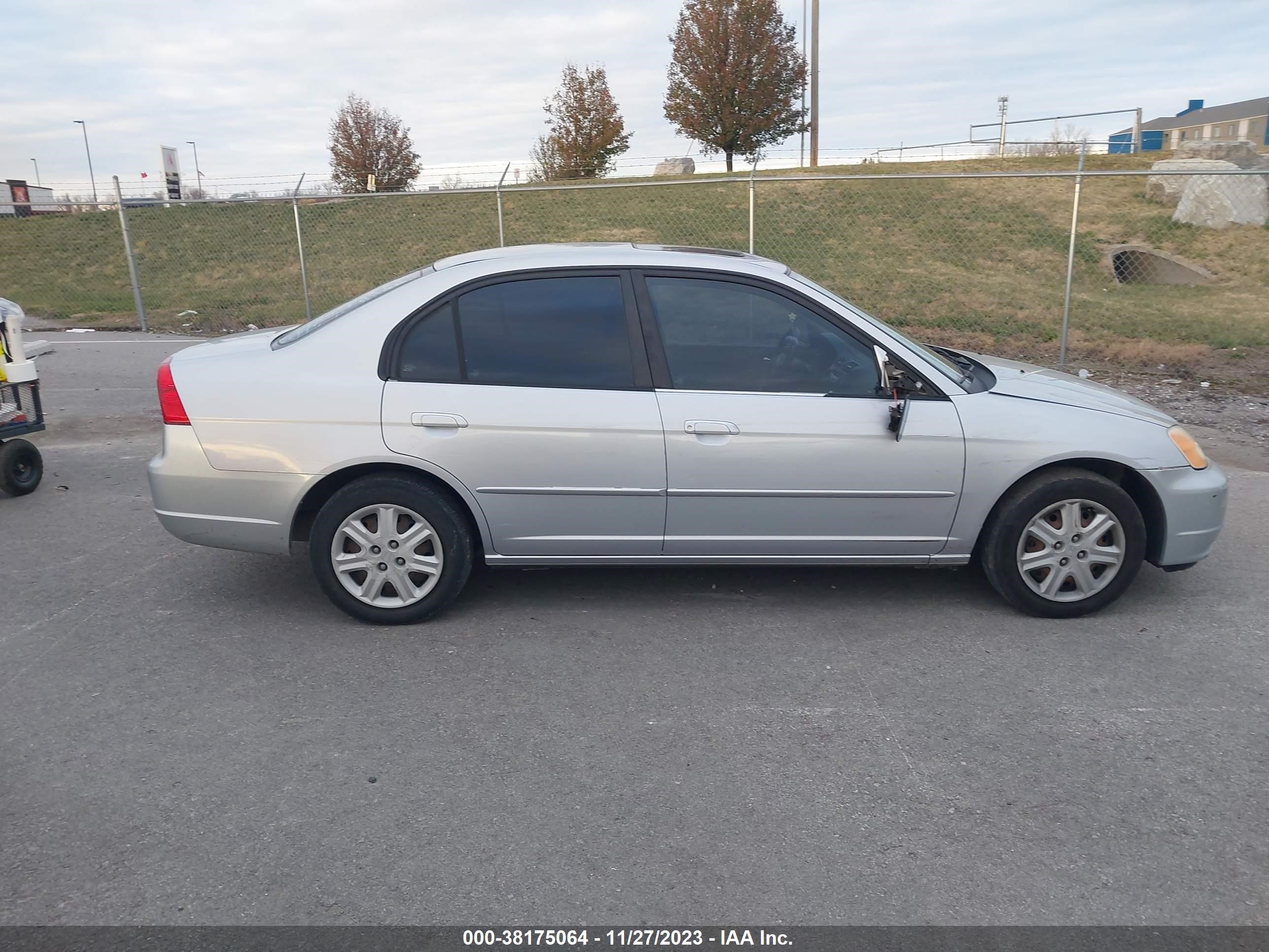 Photo 13 VIN: 1HGES26783L009808 - HONDA CIVIC 