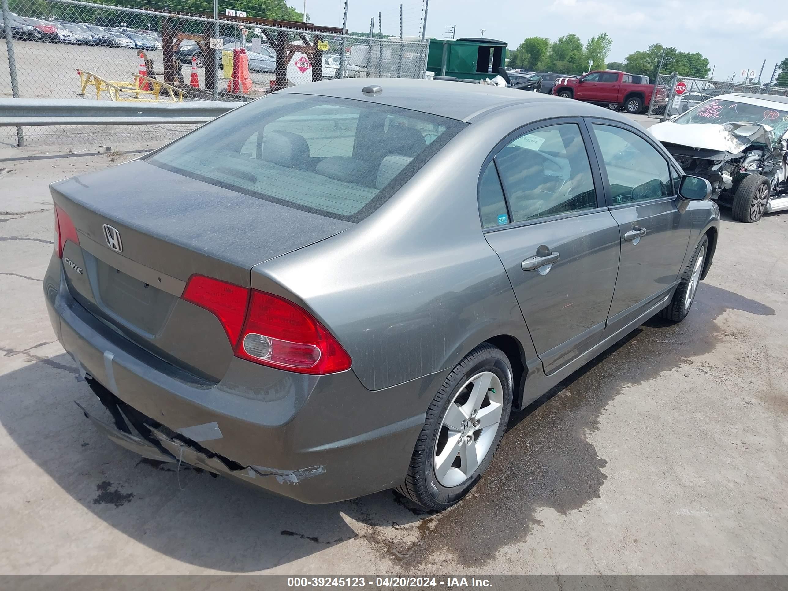 Photo 3 VIN: 1HGFA15827L083940 - HONDA CIVIC 