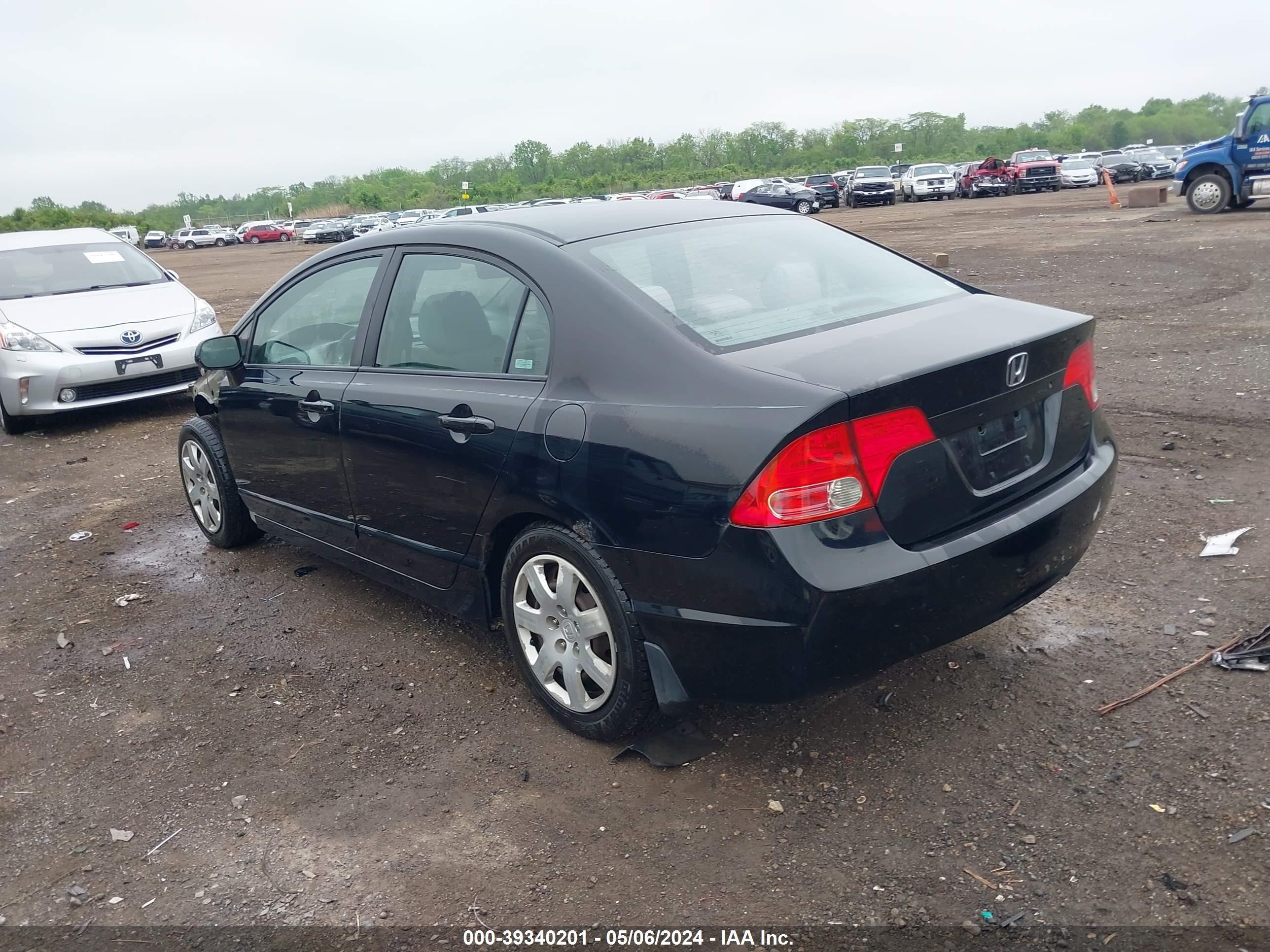 Photo 2 VIN: 1HGFA16517L077602 - HONDA CIVIC 