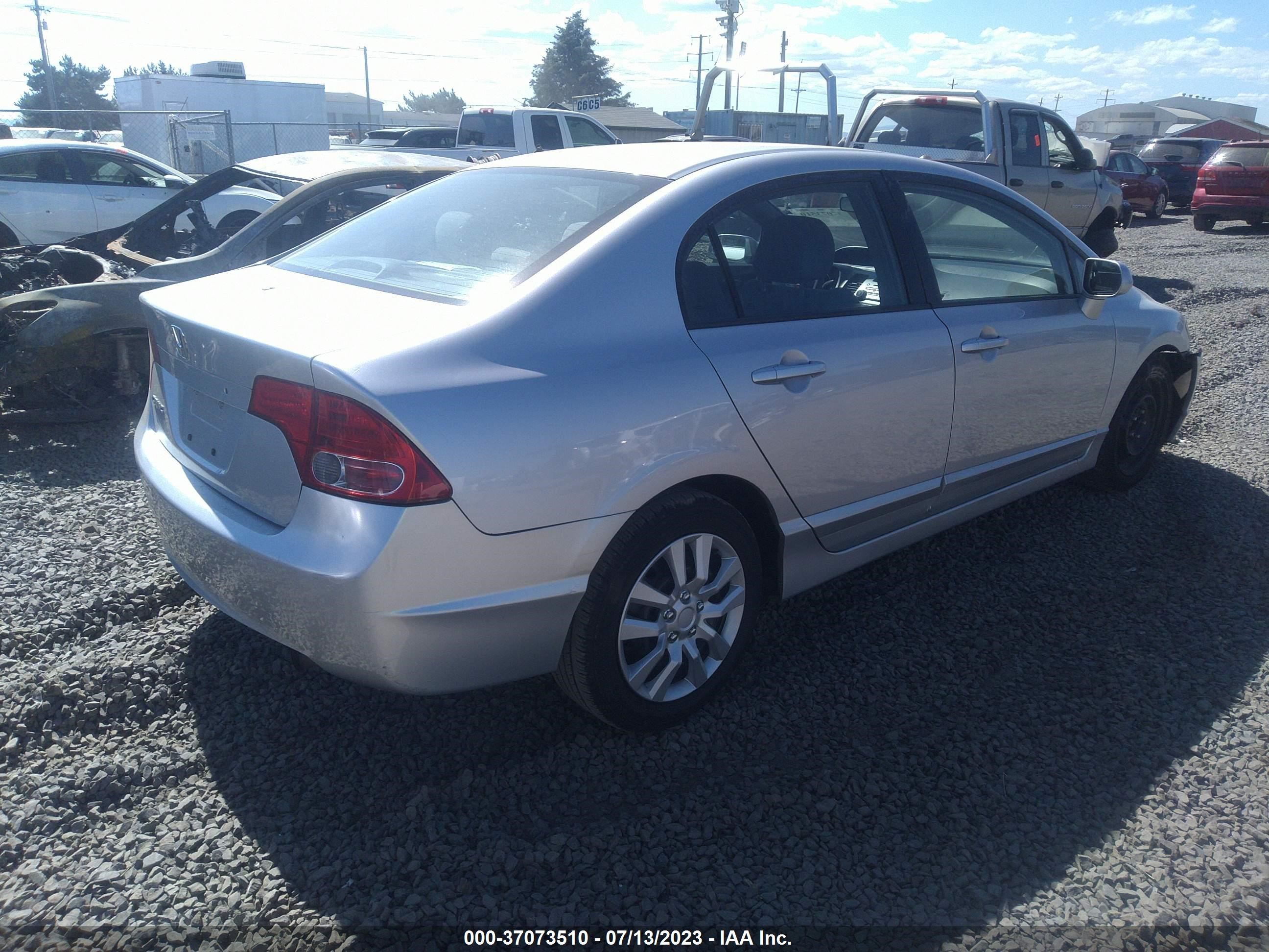 Photo 3 VIN: 1HGFA16588L011467 - HONDA CIVIC 