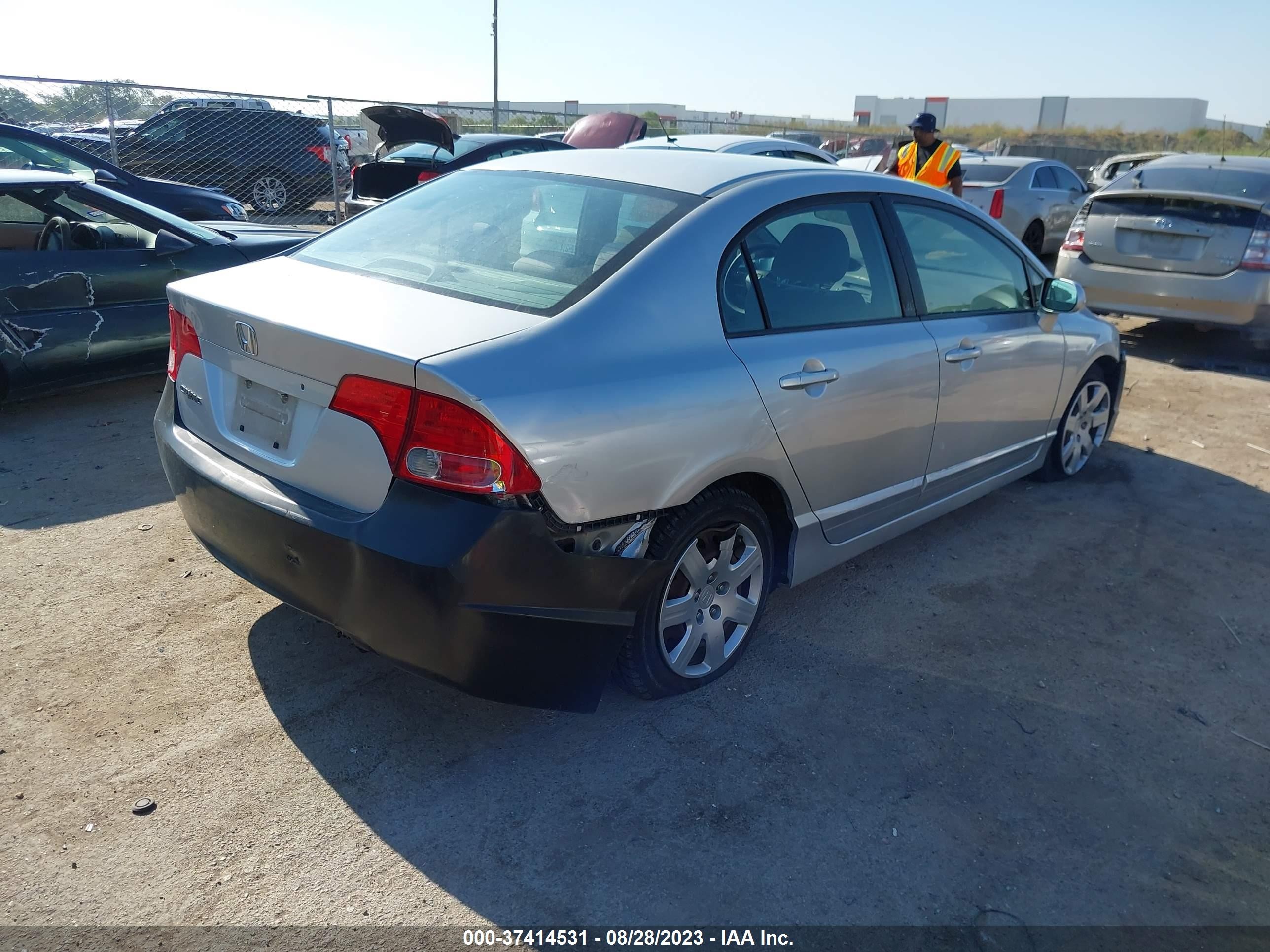 Photo 3 VIN: 1HGFA16588L073306 - HONDA CIVIC 