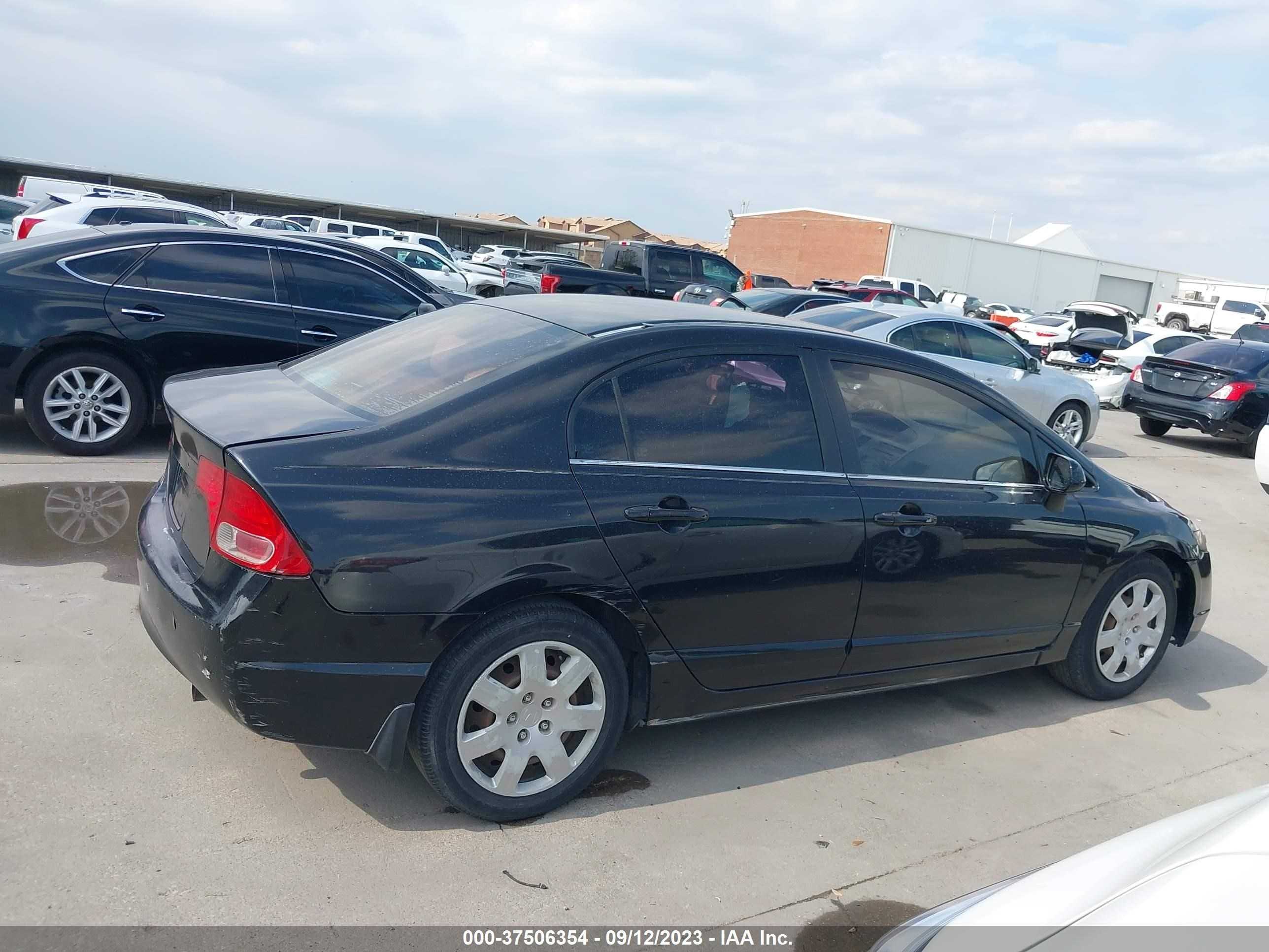 Photo 12 VIN: 1HGFA165X7L026888 - HONDA CIVIC 