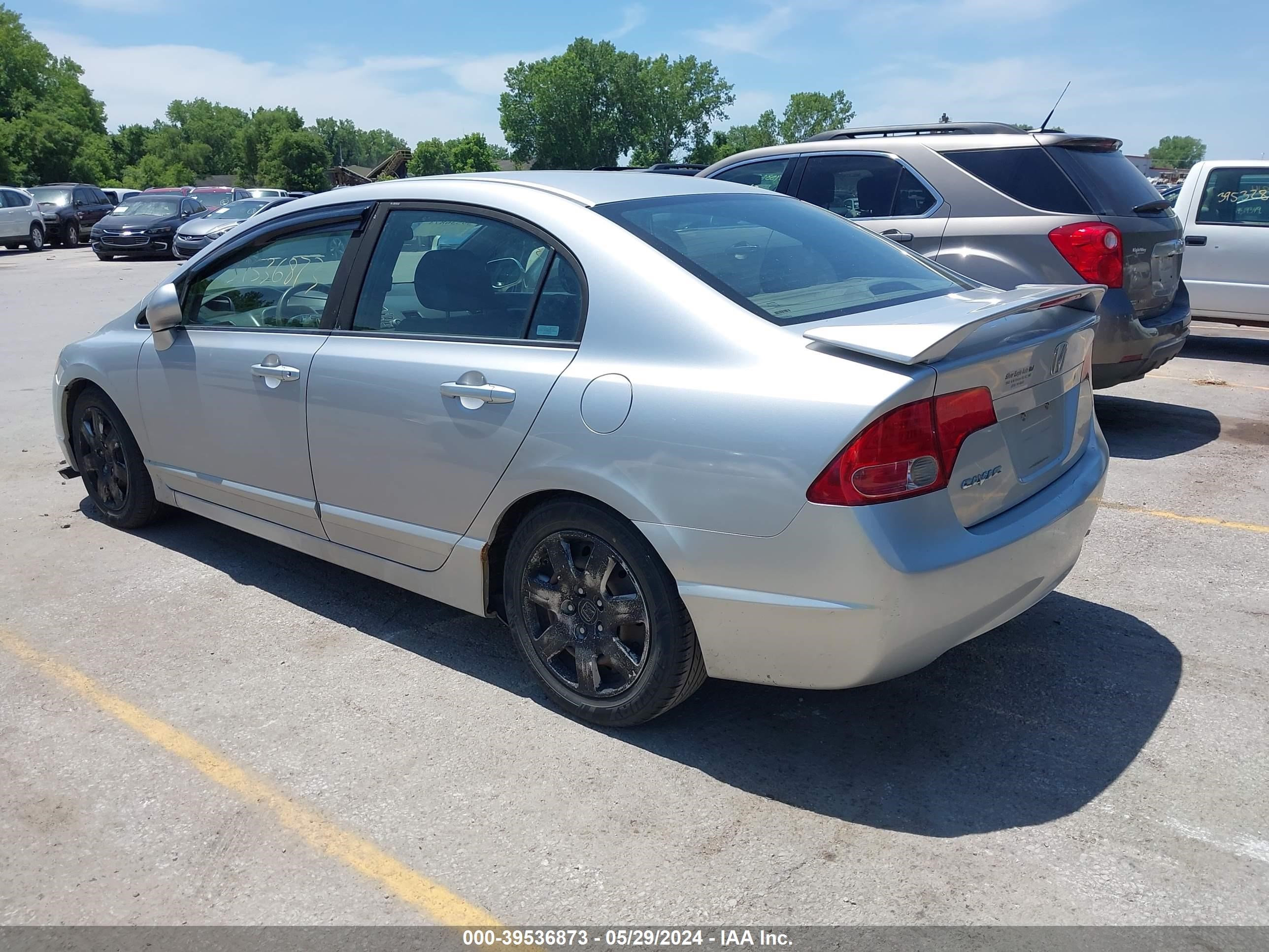 Photo 2 VIN: 1HGFA165X8L007825 - HONDA CIVIC 