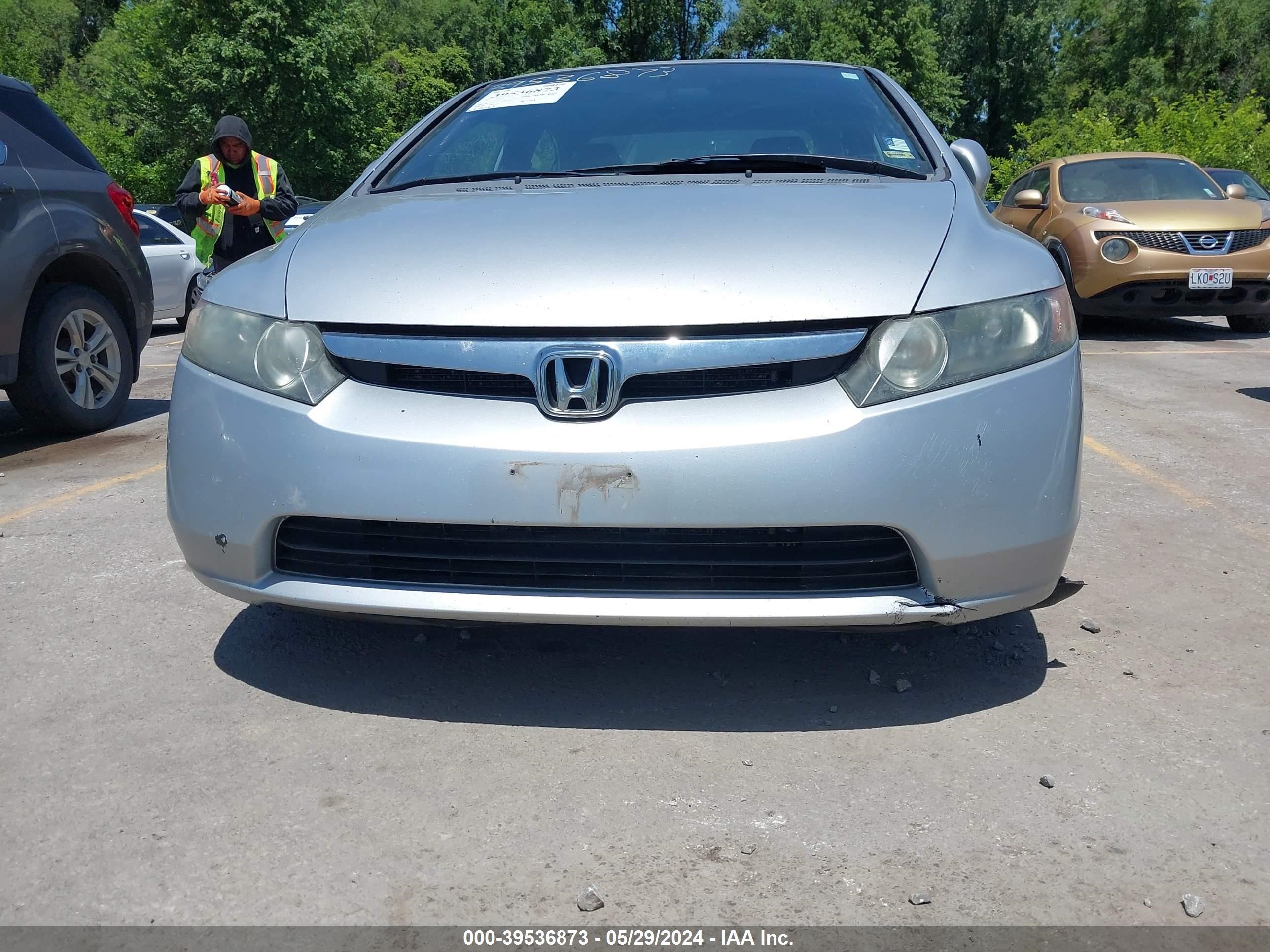 Photo 5 VIN: 1HGFA165X8L007825 - HONDA CIVIC 