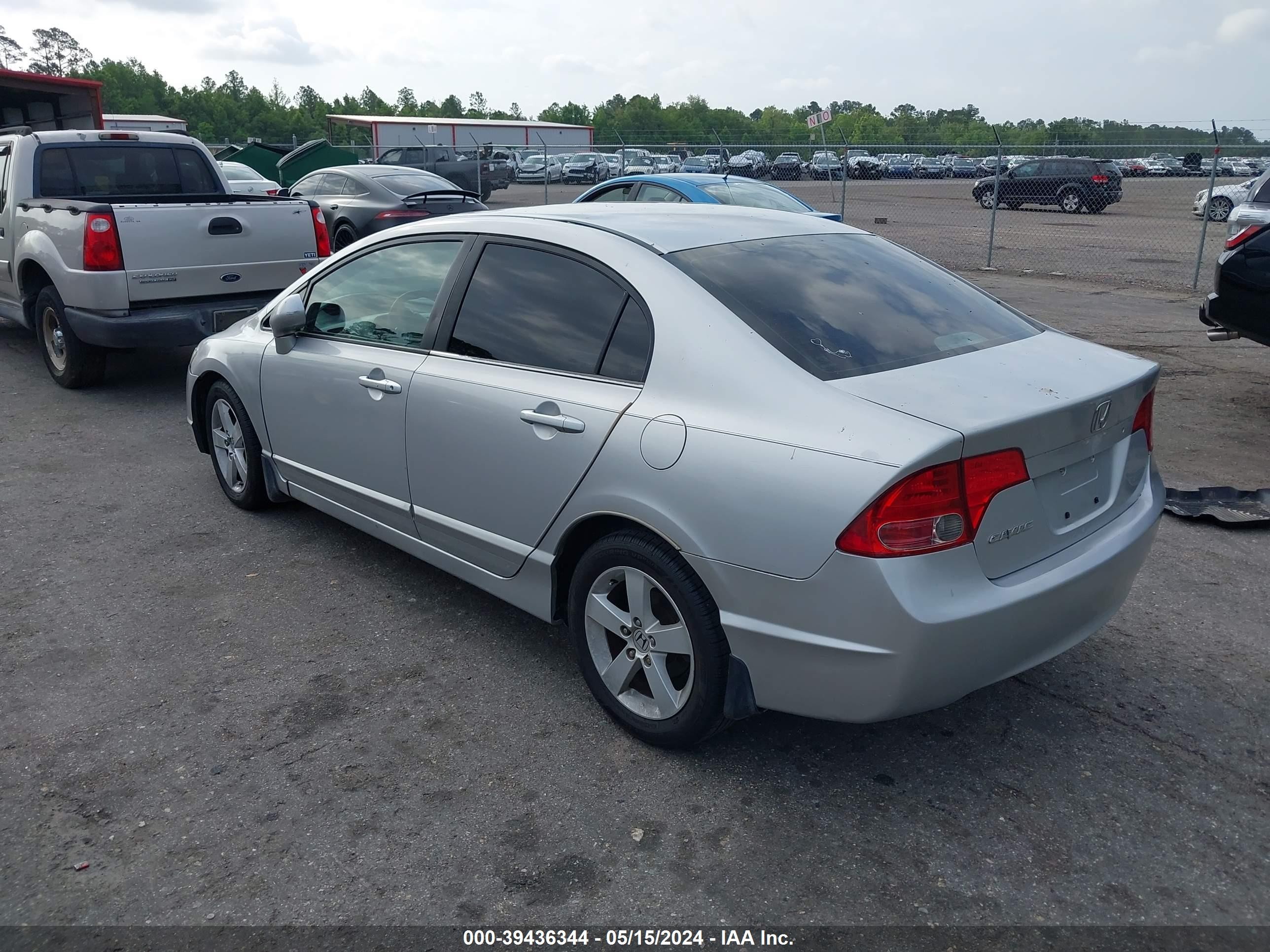 Photo 2 VIN: 1HGFA16817L000500 - HONDA CIVIC 