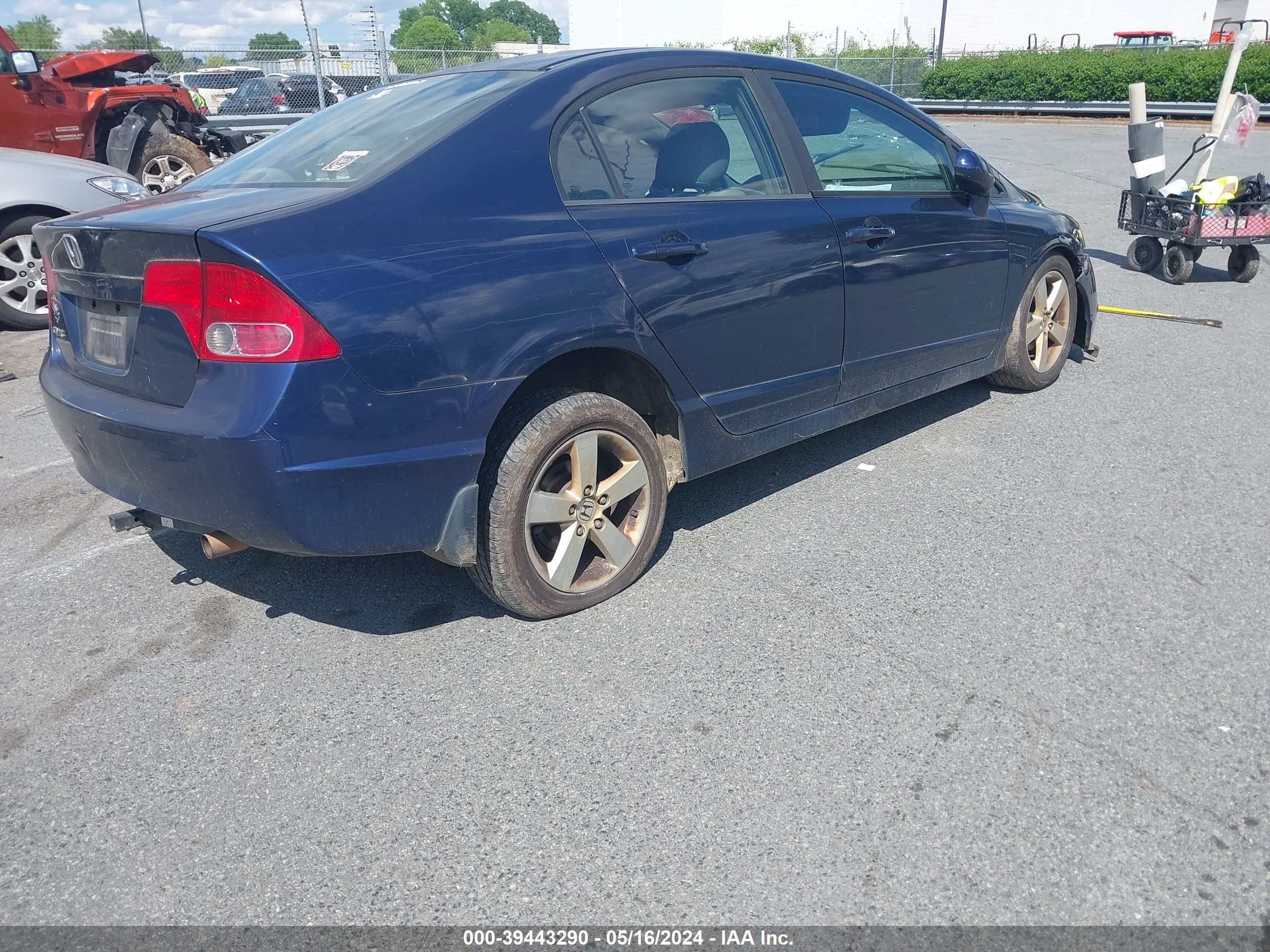 Photo 3 VIN: 1HGFA16848L104979 - HONDA CIVIC 