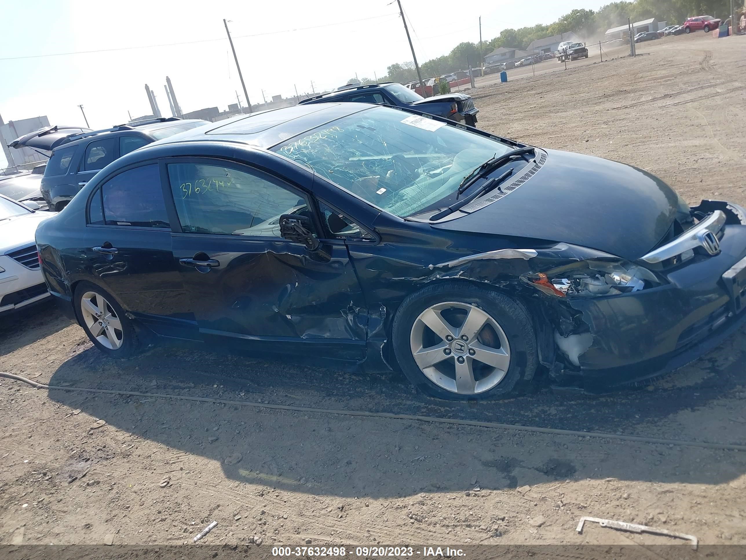 Photo 12 VIN: 1HGFA16877L142625 - HONDA CIVIC 