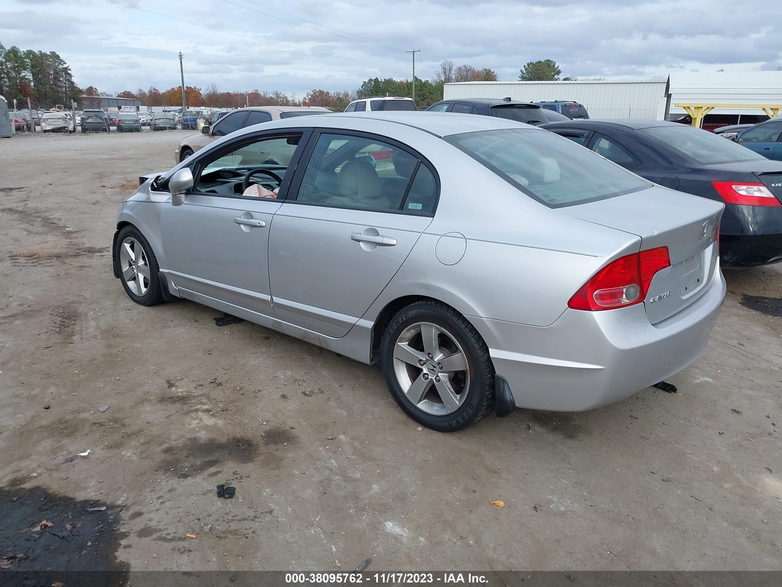 Photo 2 VIN: 1HGFA16887L111044 - HONDA CIVIC 