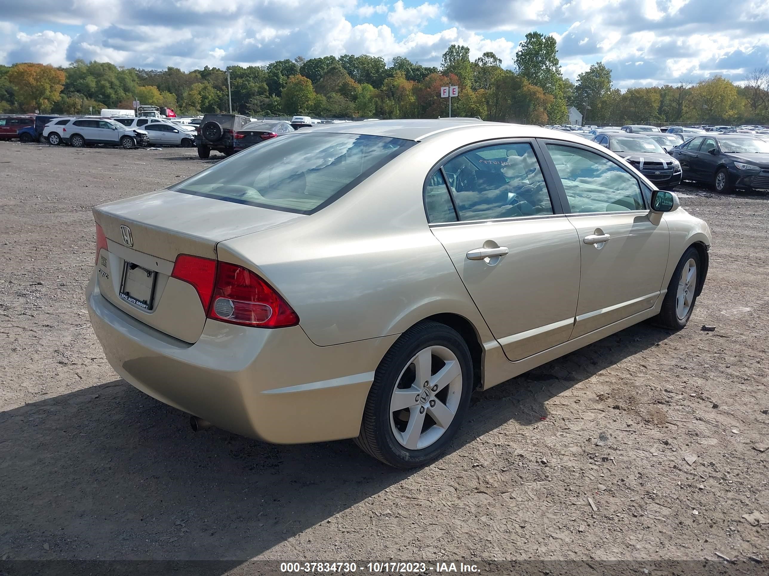 Photo 3 VIN: 1HGFA16887L136073 - HONDA CIVIC 