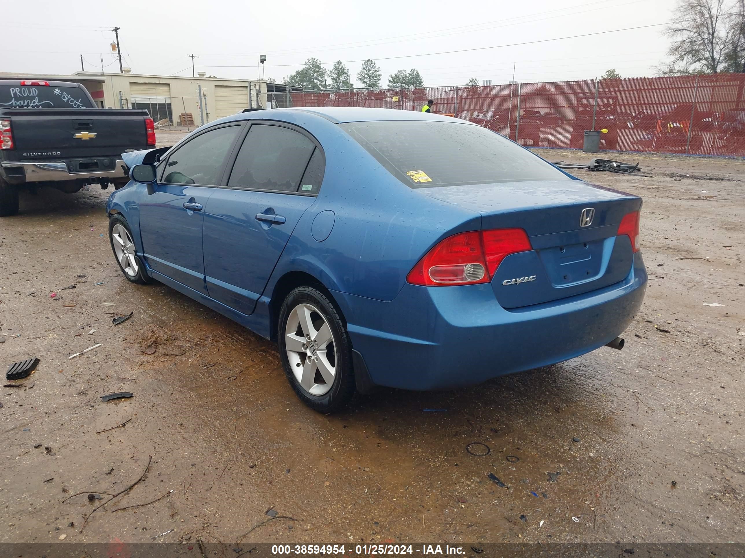 Photo 2 VIN: 1HGFA168X8L111581 - HONDA CIVIC 