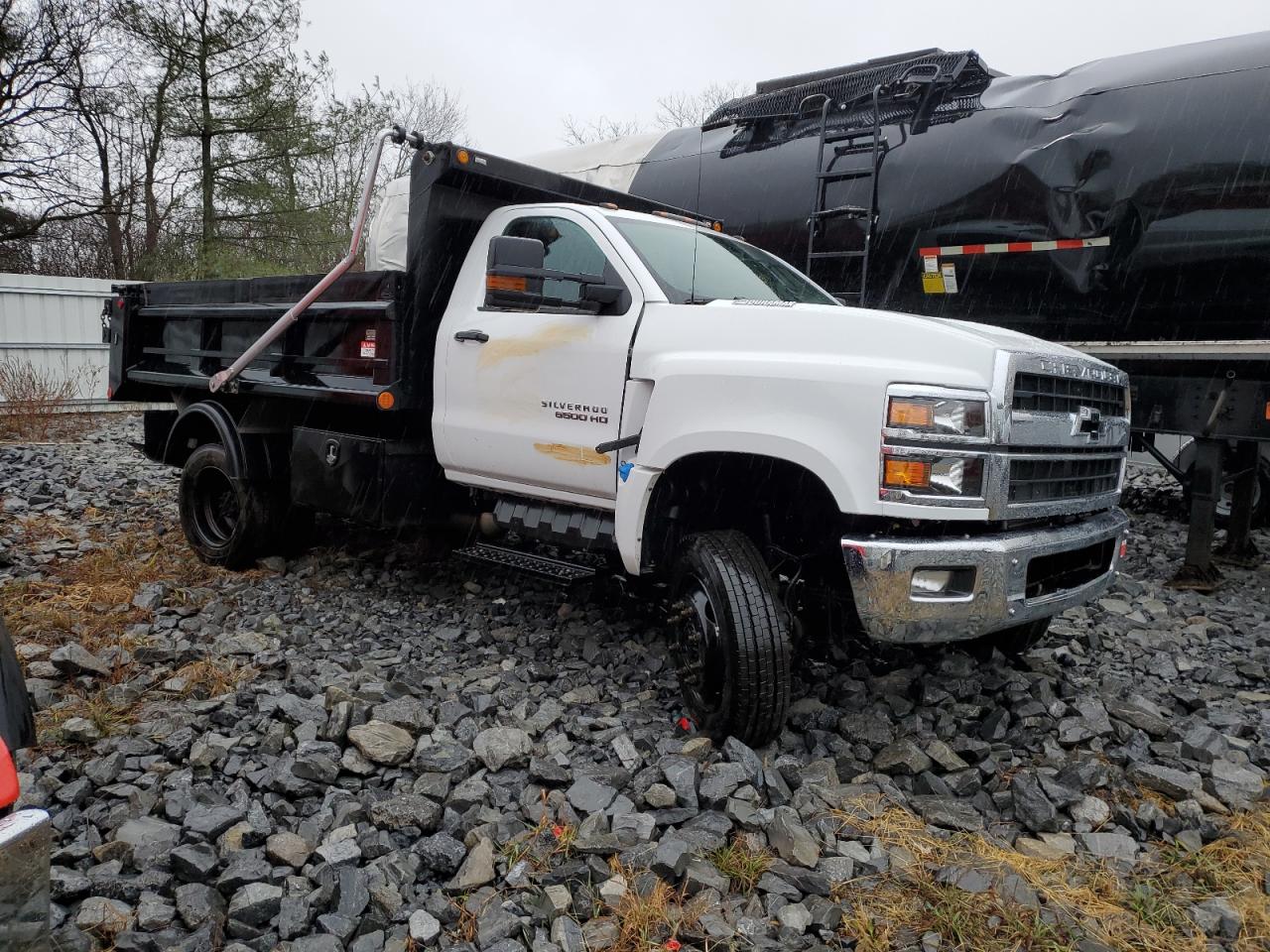 Photo 3 VIN: 1HTKJPVM6MH677980 - CHEVROLET SILVERADO 