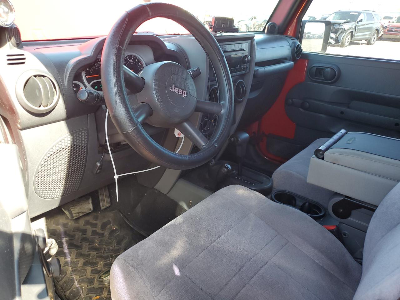 Photo 7 VIN: 1J4AA2D10AL218854 - JEEP WRANGLER S 