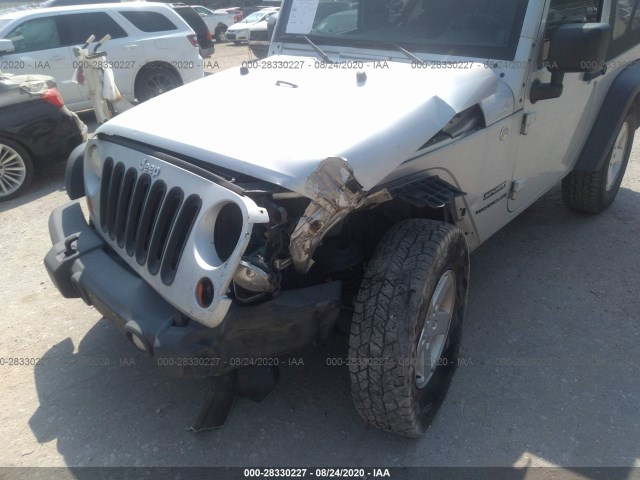 Photo 5 VIN: 1J4AA2D12AL105732 - JEEP WRANGLER 