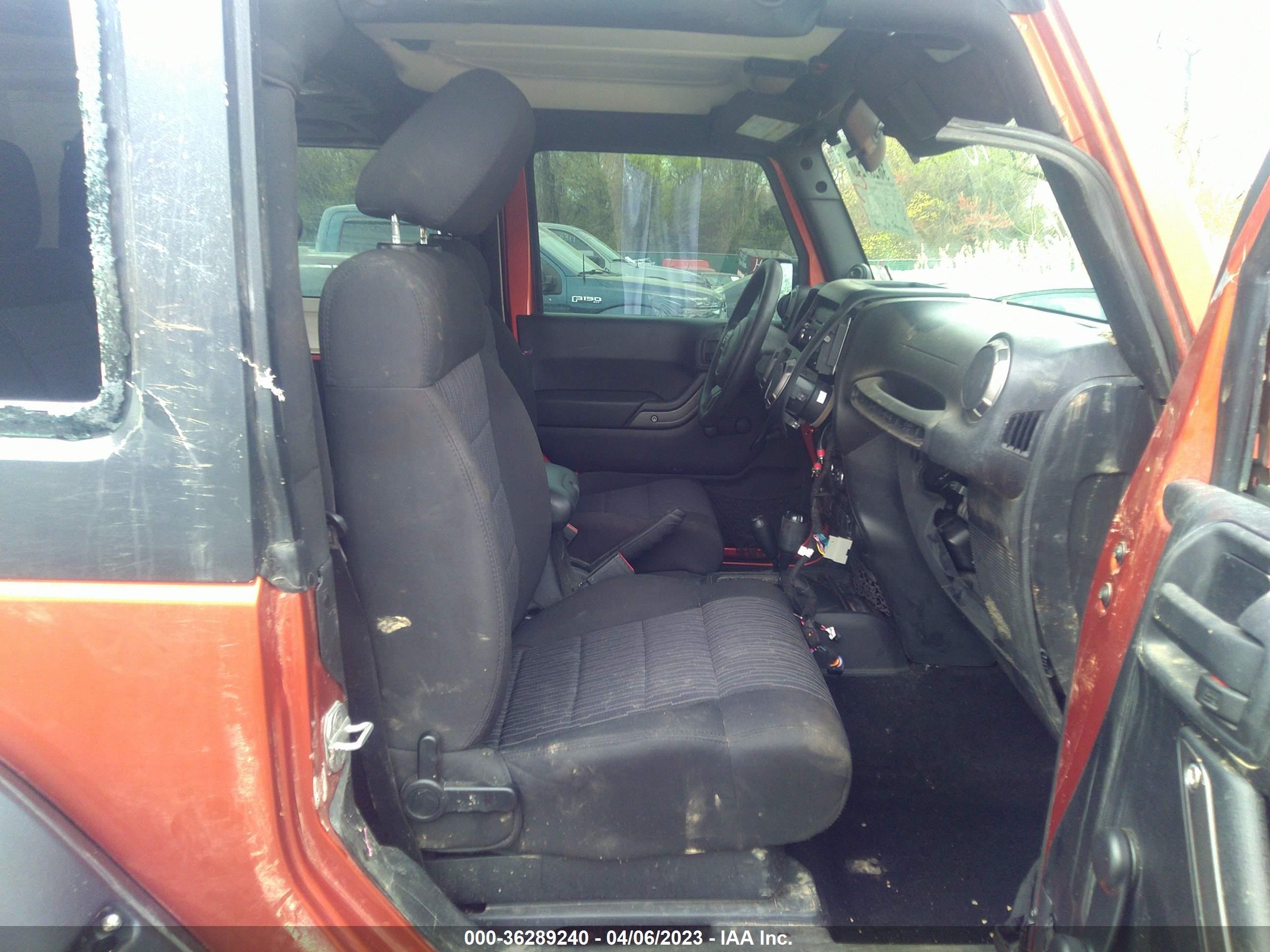 Photo 4 VIN: 1J4AA2D13BL510838 - JEEP WRANGLER 