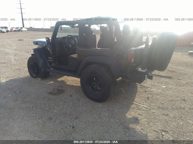 Photo 2 VIN: 1J4AA2D13BL596717 - JEEP WRANGLER 