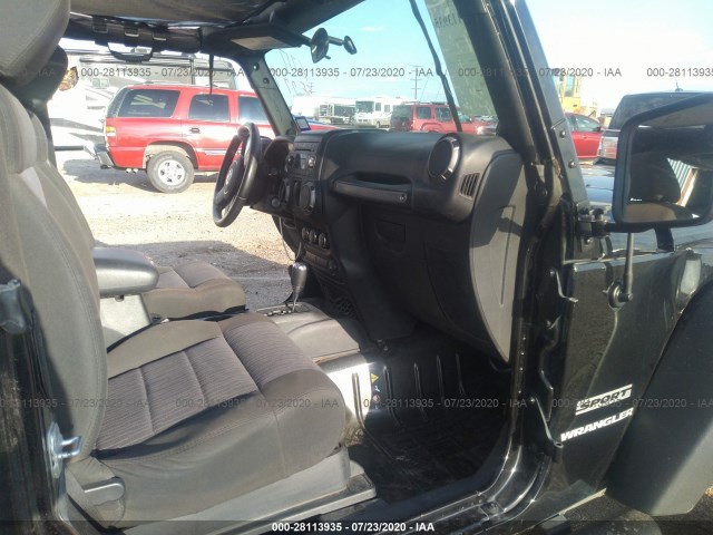 Photo 4 VIN: 1J4AA2D13BL596717 - JEEP WRANGLER 